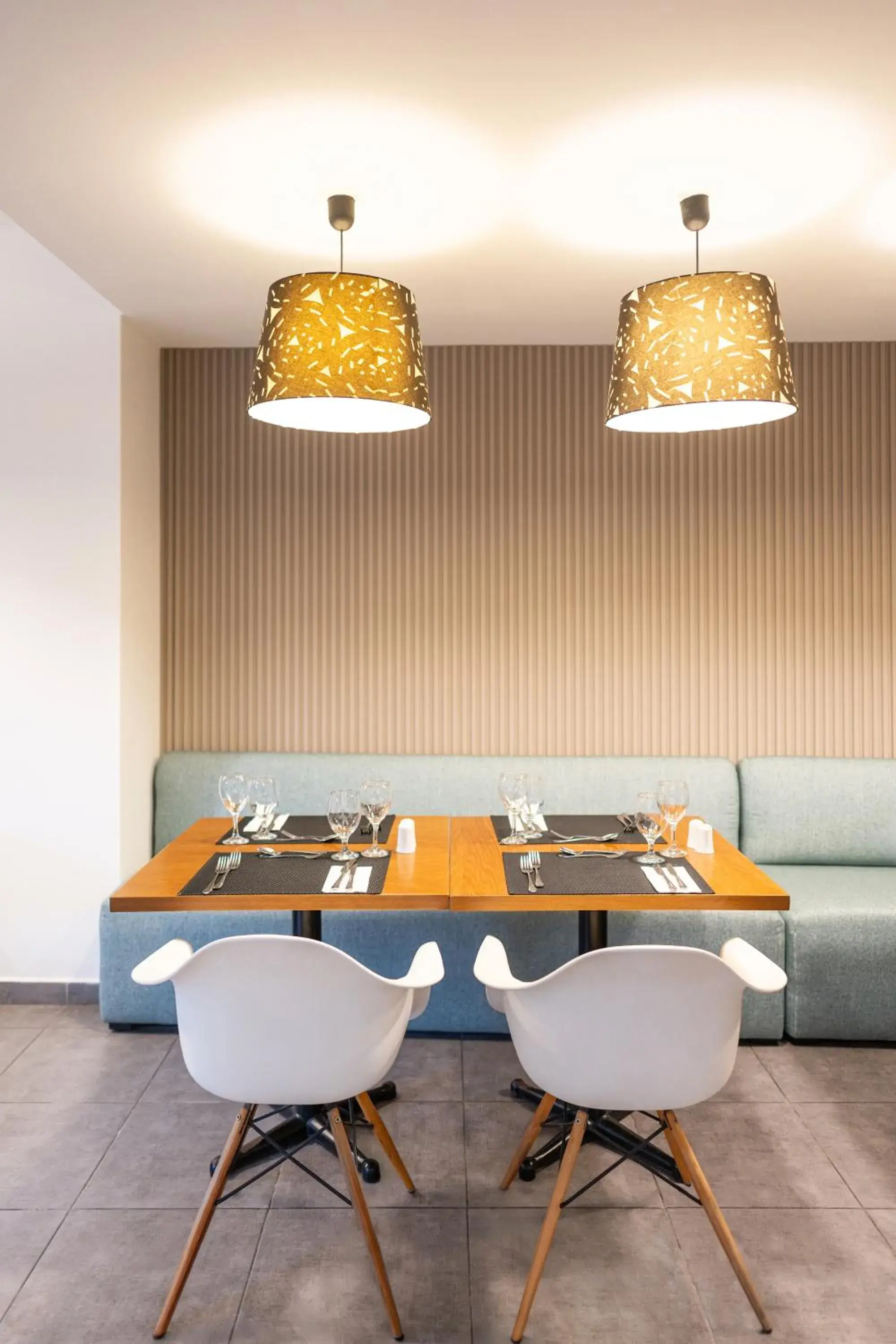 Restaurant/places to eat in Amphitryon City Hotel Restaurant/places to eat in Amphitryon City Hotel