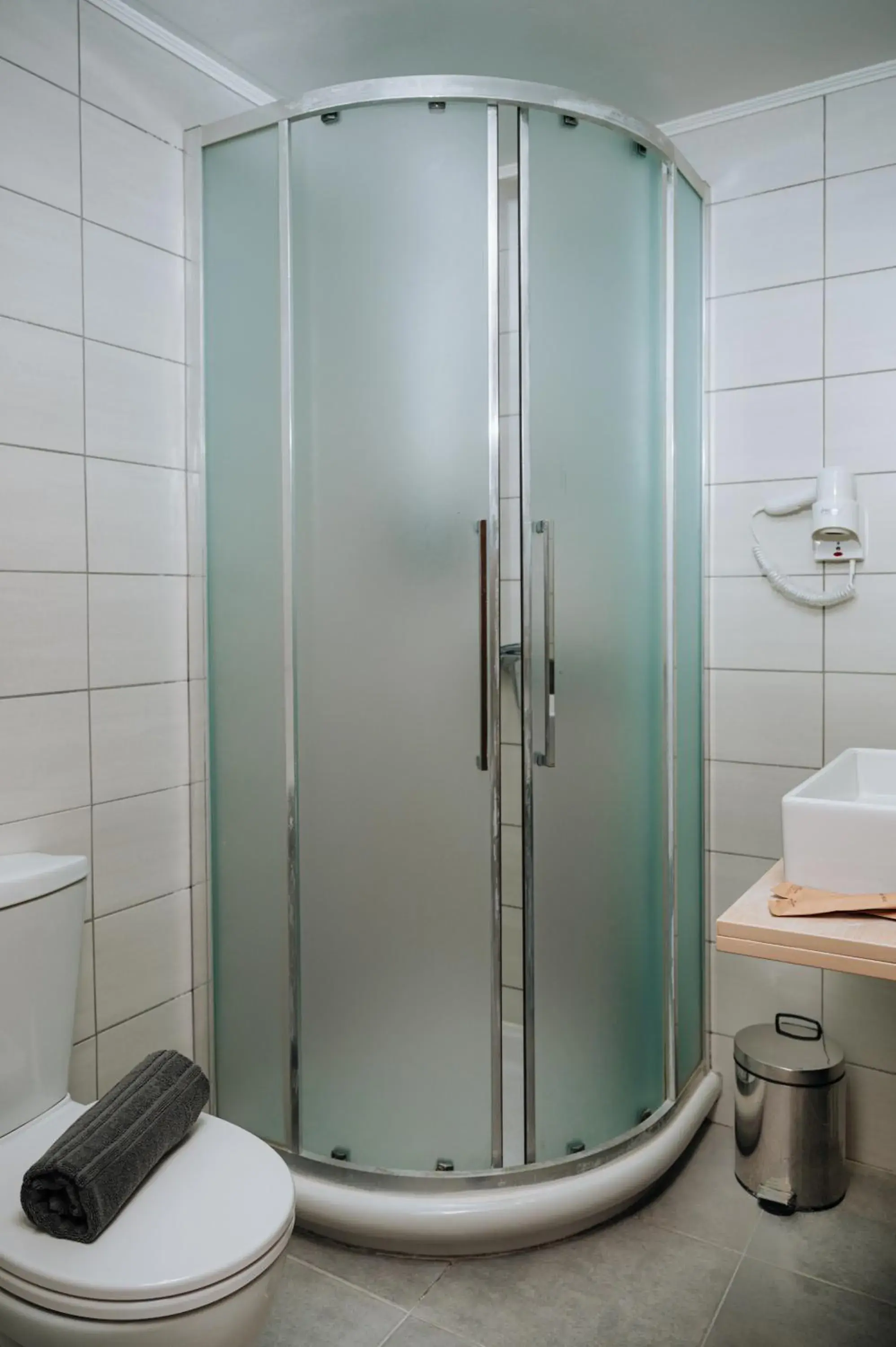 Bathroom in Amphitryon City Hotel Bathroom in Amphitryon City Hotel