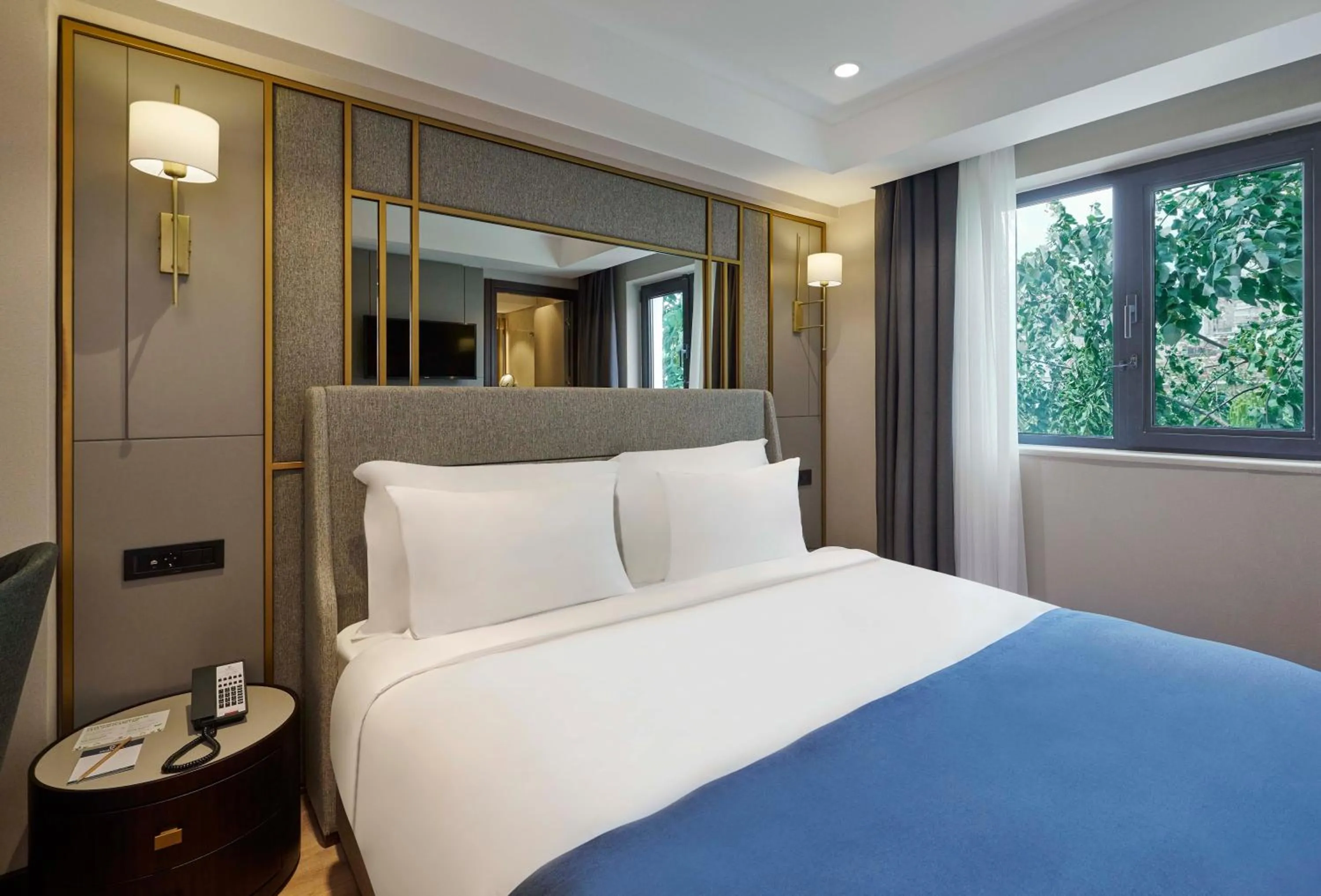 Bedroom, Bed in Çırağan Hotel Bosphorus