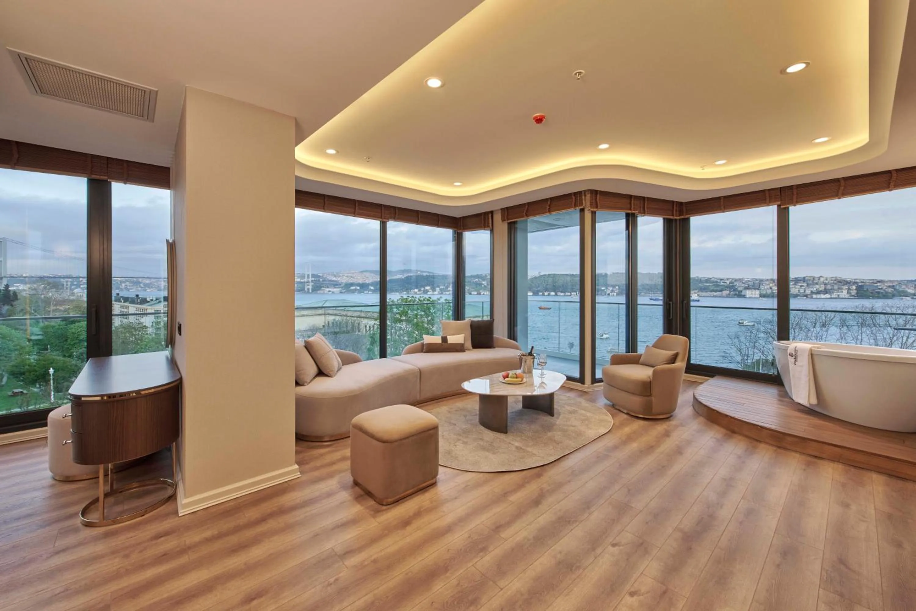 Balcony/Terrace in Çırağan Hotel Bosphorus