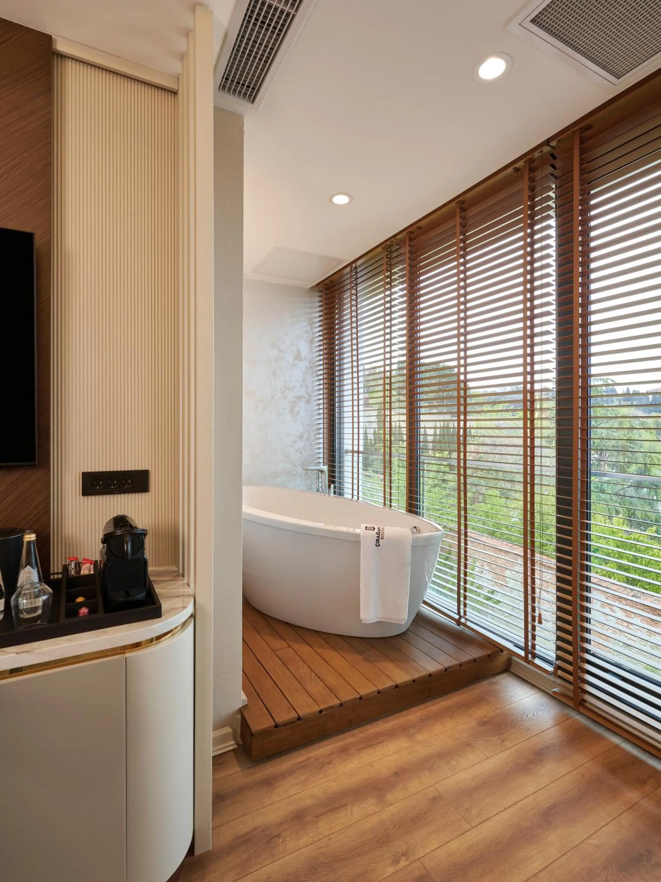 Bath, Bed in Çırağan Hotel Bosphorus