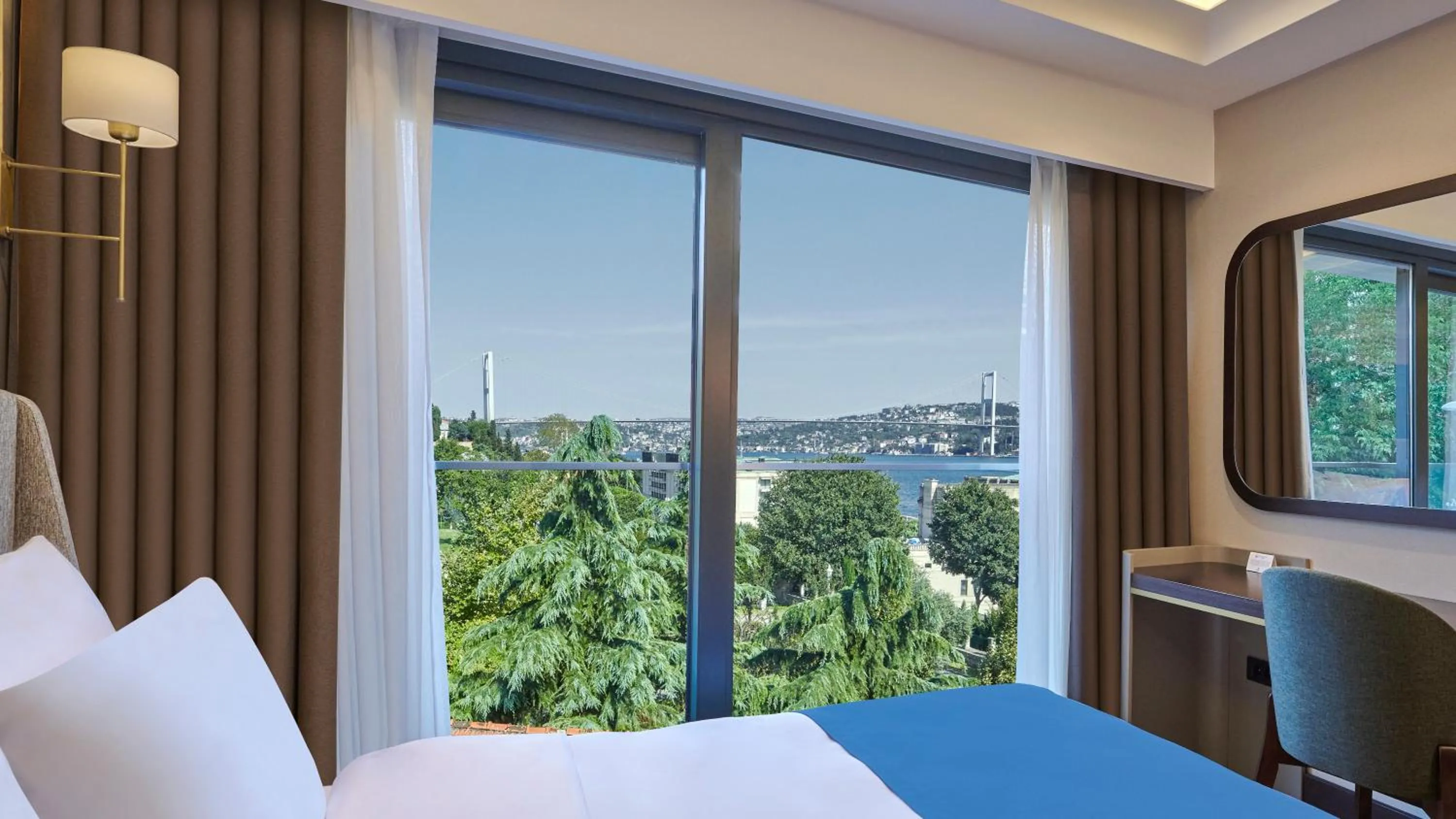 Bed in Çırağan Hotel Bosphorus