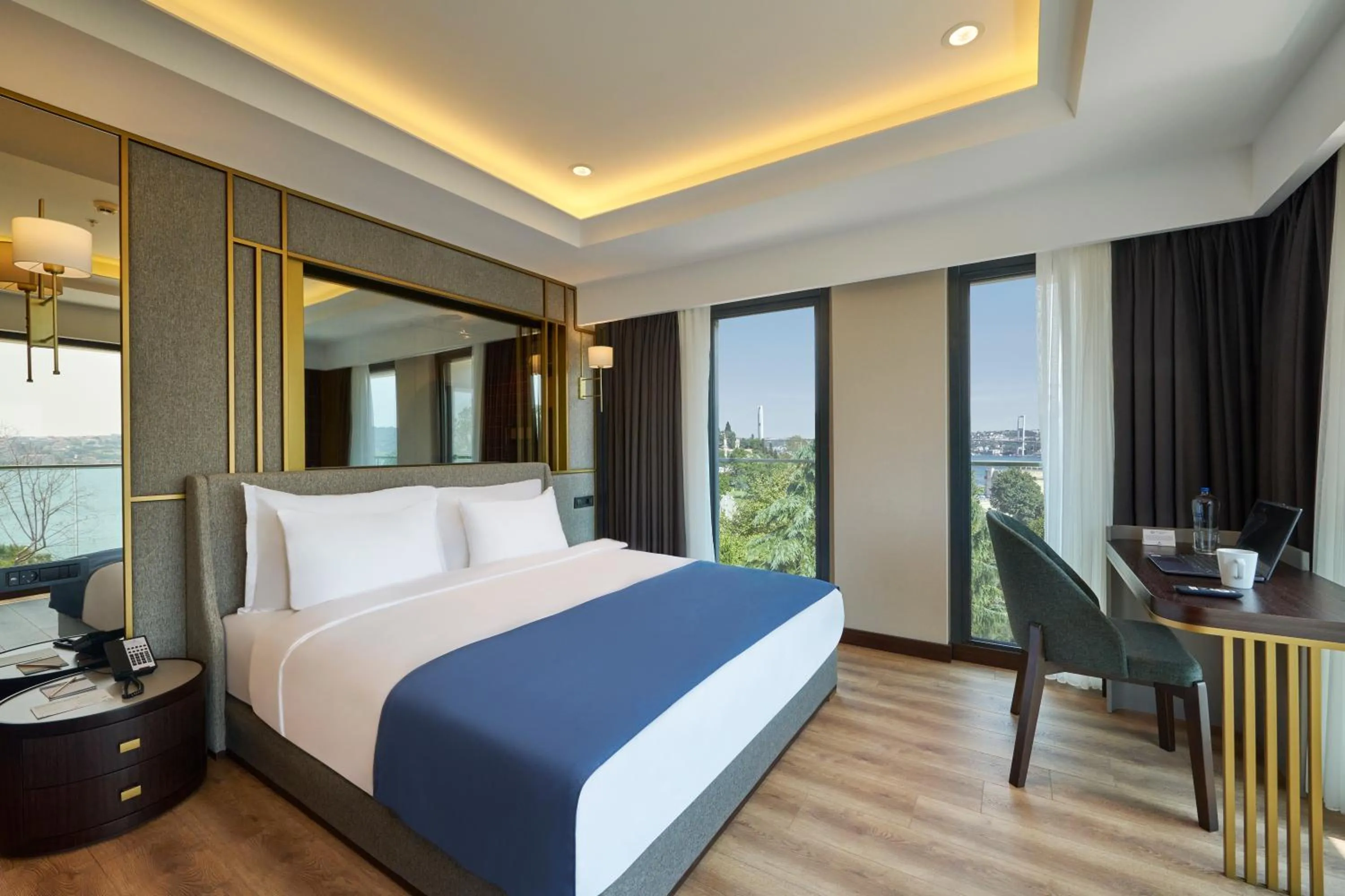 Bed in Çırağan Hotel Bosphorus