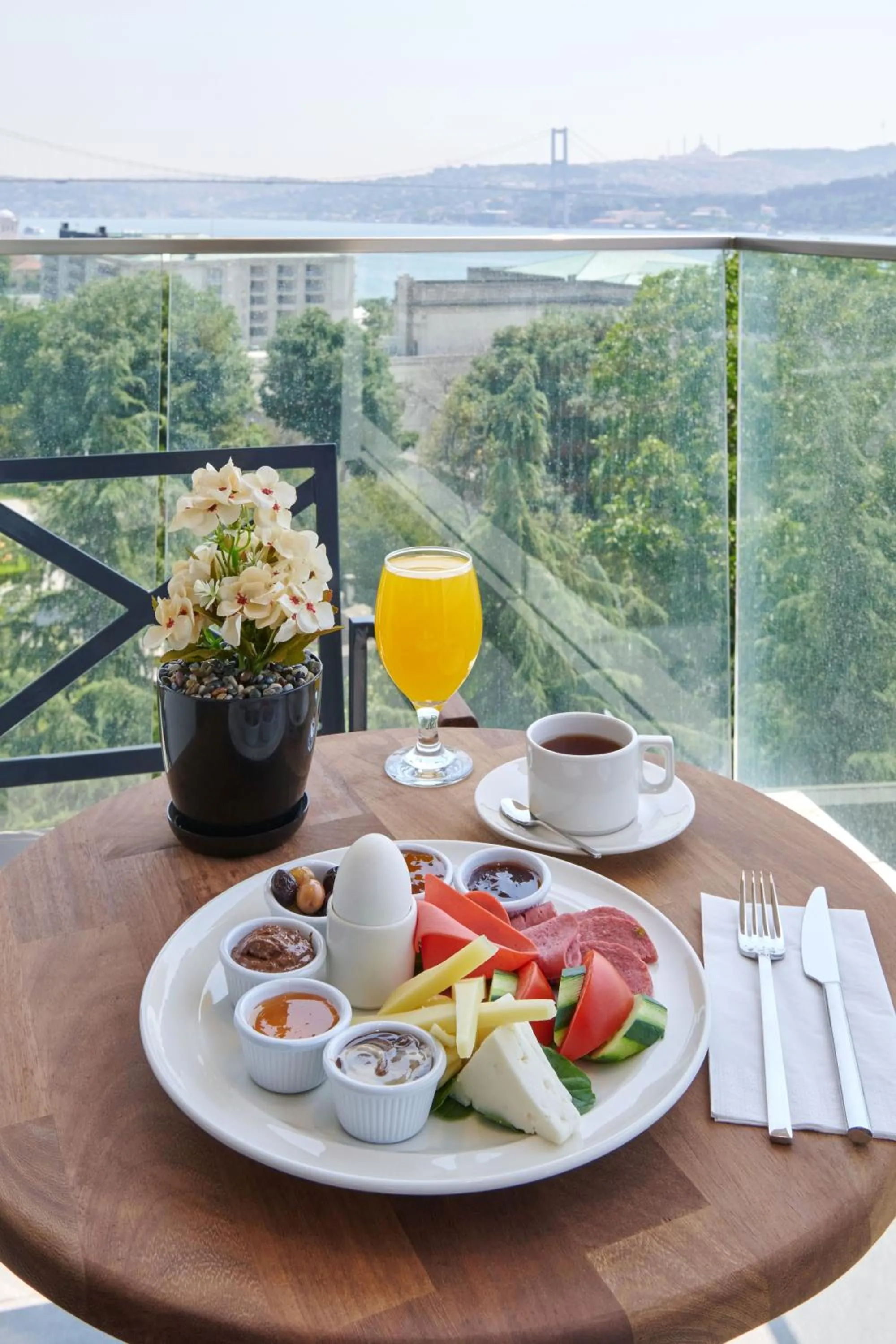 room service in Çırağan Hotel Bosphorus
