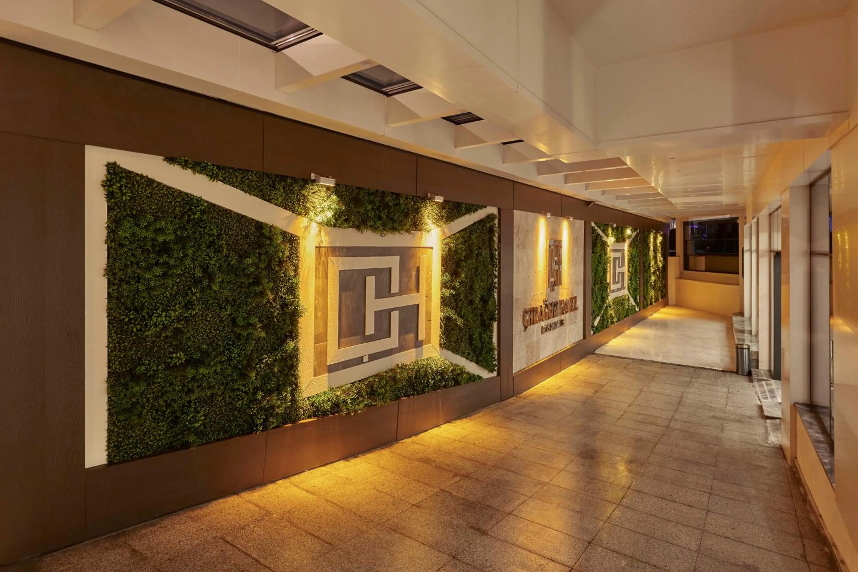 Garden in Çırağan Hotel Bosphorus