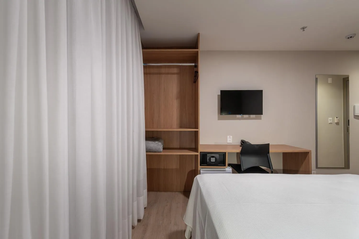 TV and multimedia, Bed in Soft Inn Alagoinhas