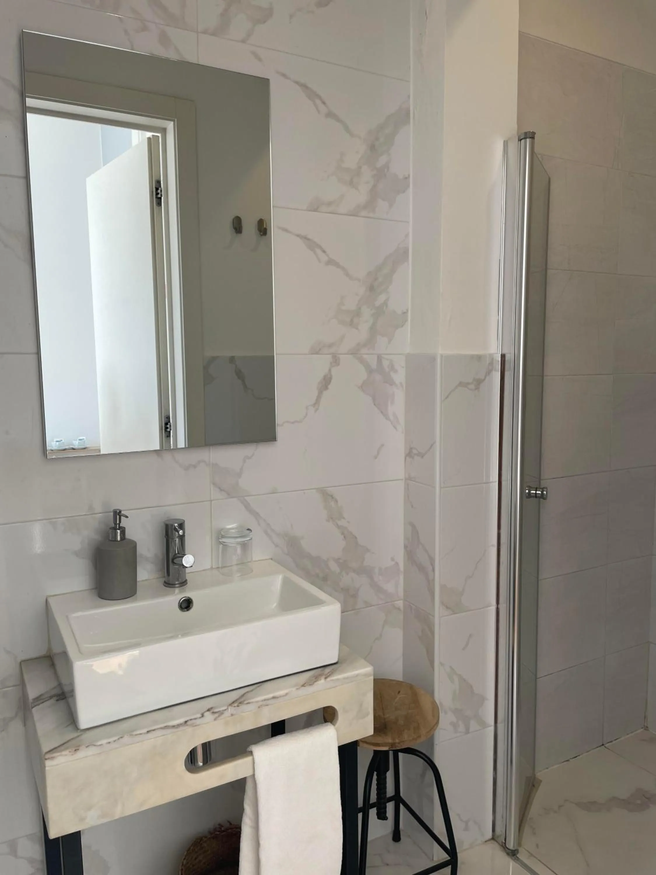 Toilet in Lisbon Check-In Guesthouse