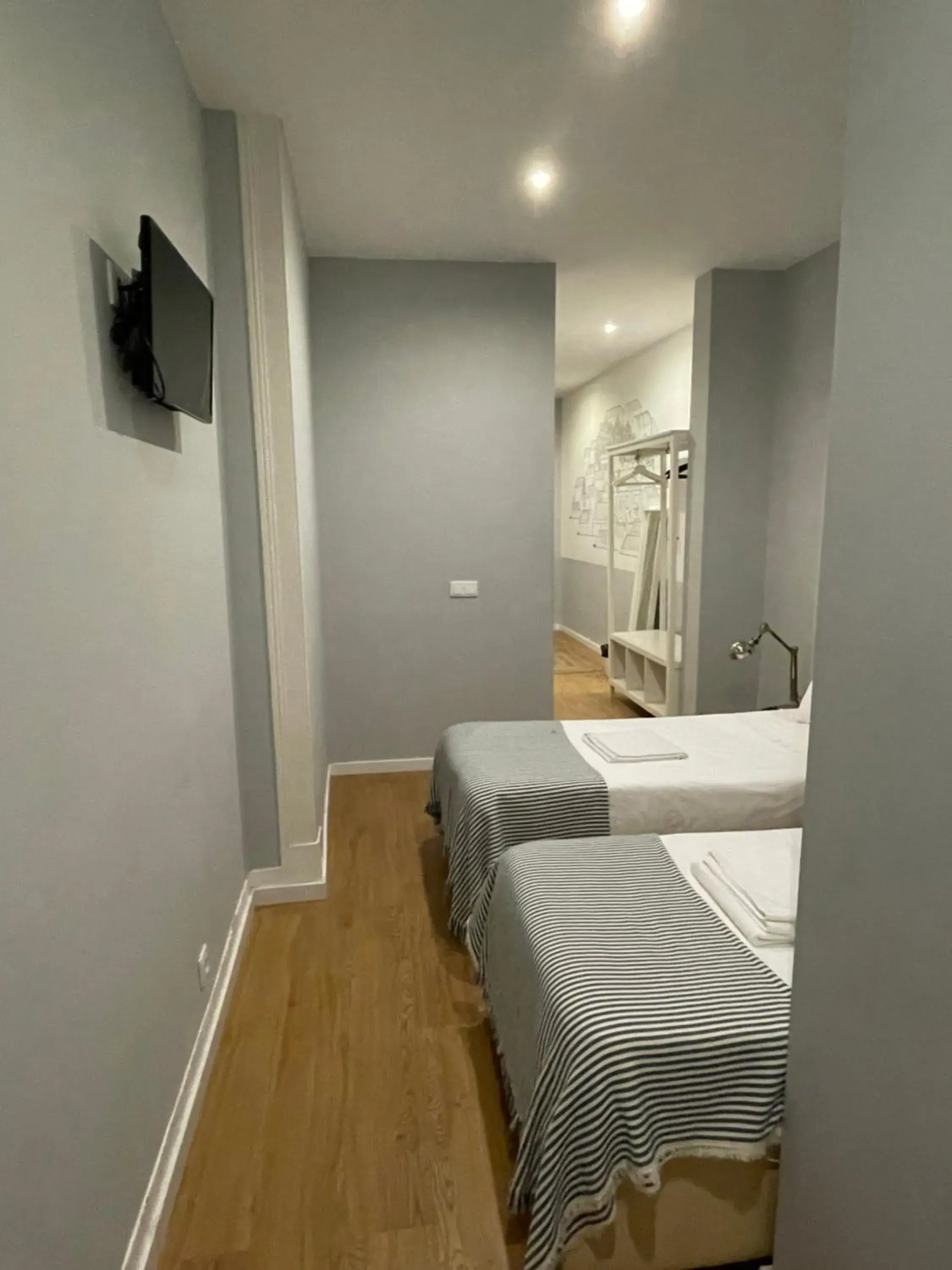 Triple Room with Private Bathroom in Lisbon Check-In Guesthouse Triple Room with Private Bathroom in Lisbon Check-In Guesthouse