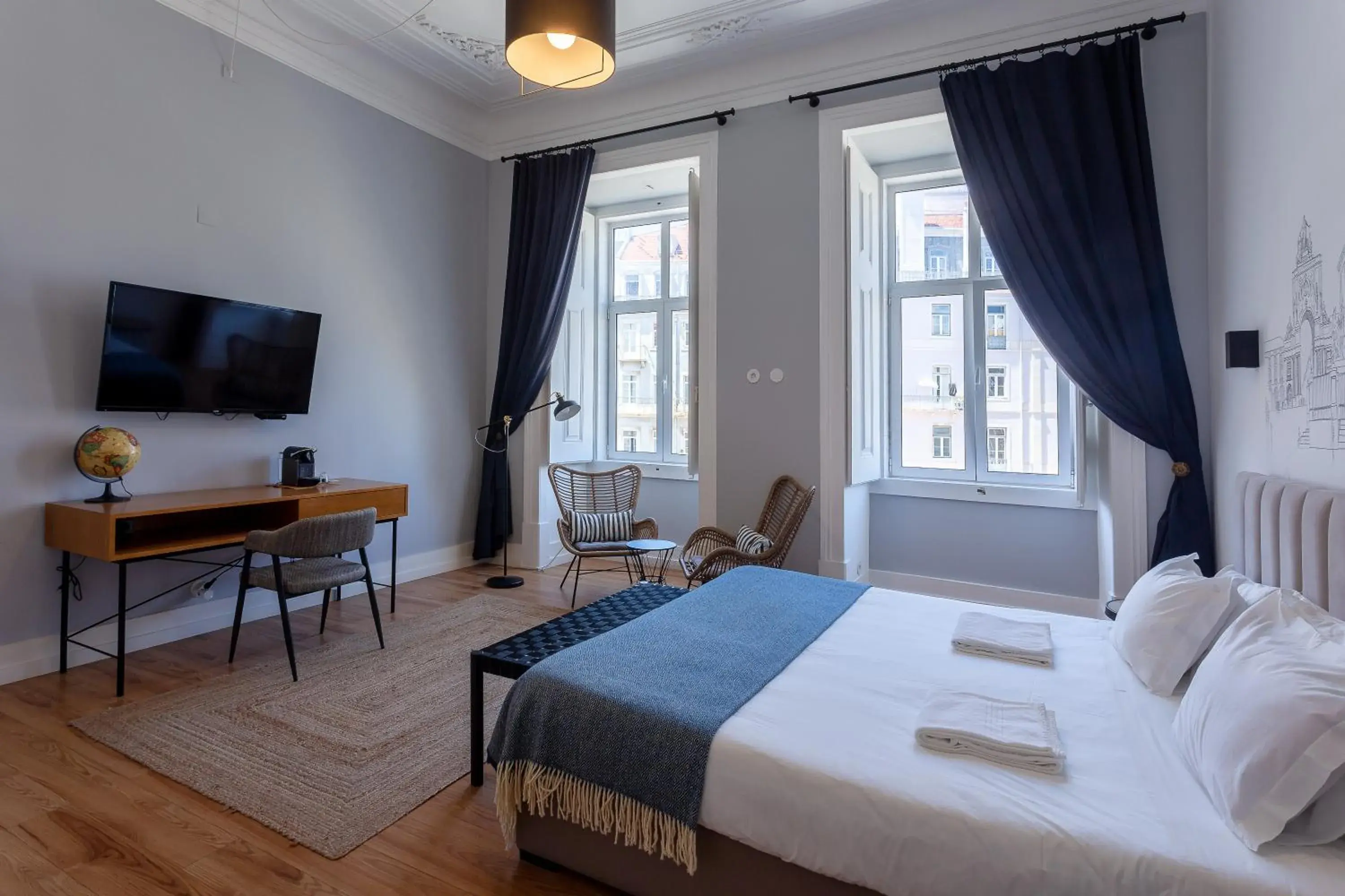 Deluxe Suite in Lisbon Check-In Guesthouse Deluxe Suite in Lisbon Check-In Guesthouse