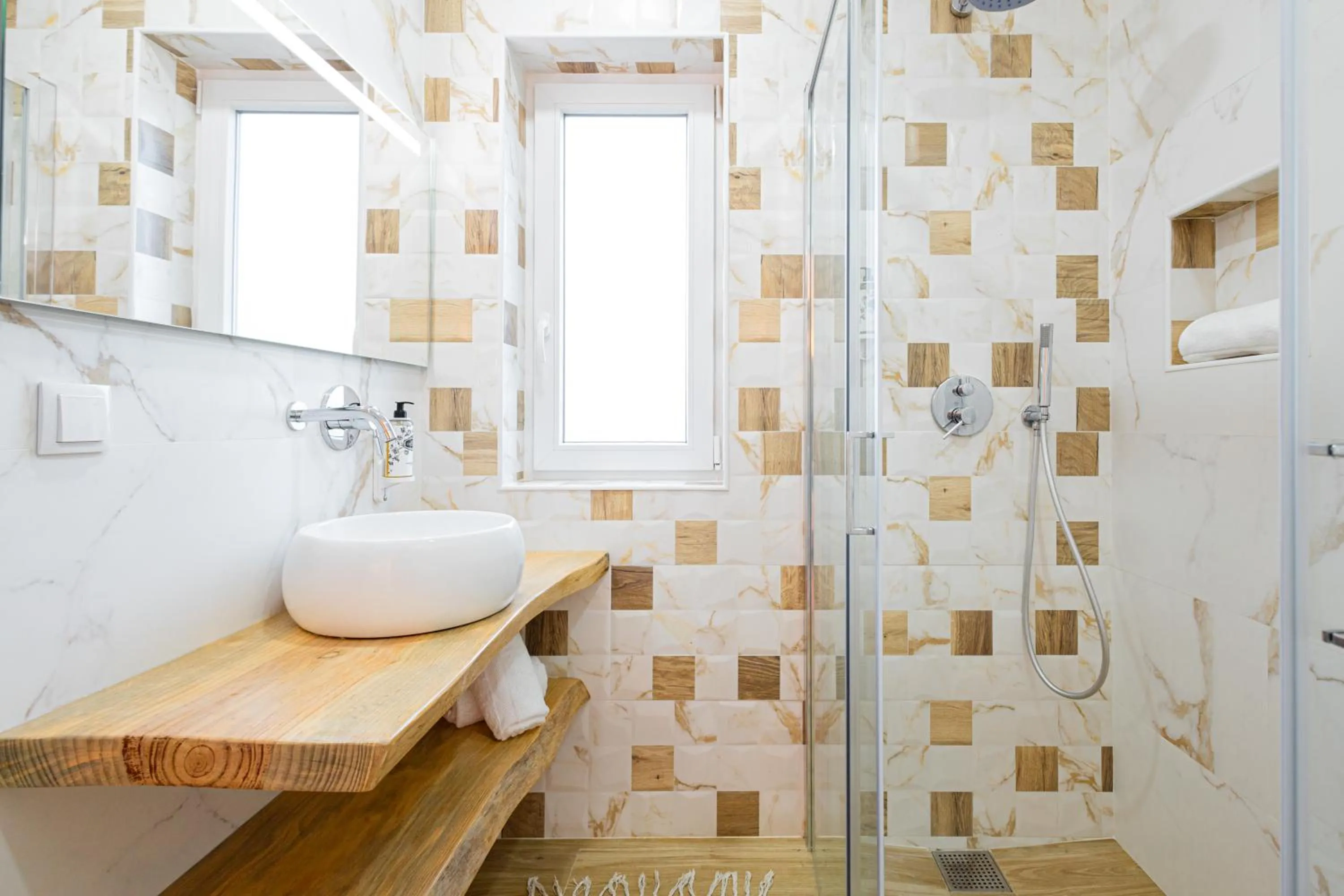 Shower in Monte do Cerro