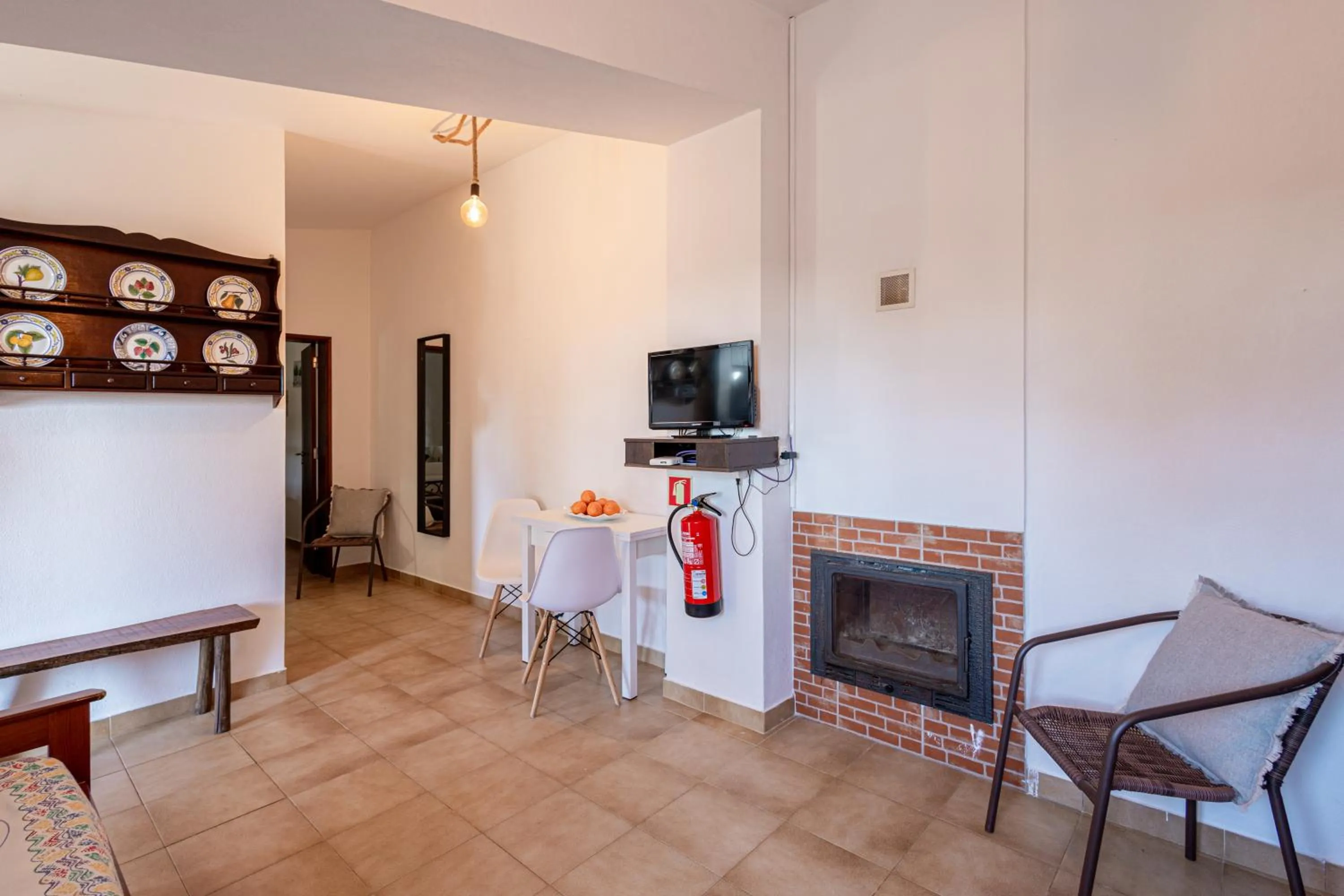 TV and multimedia in Monte do Cerro