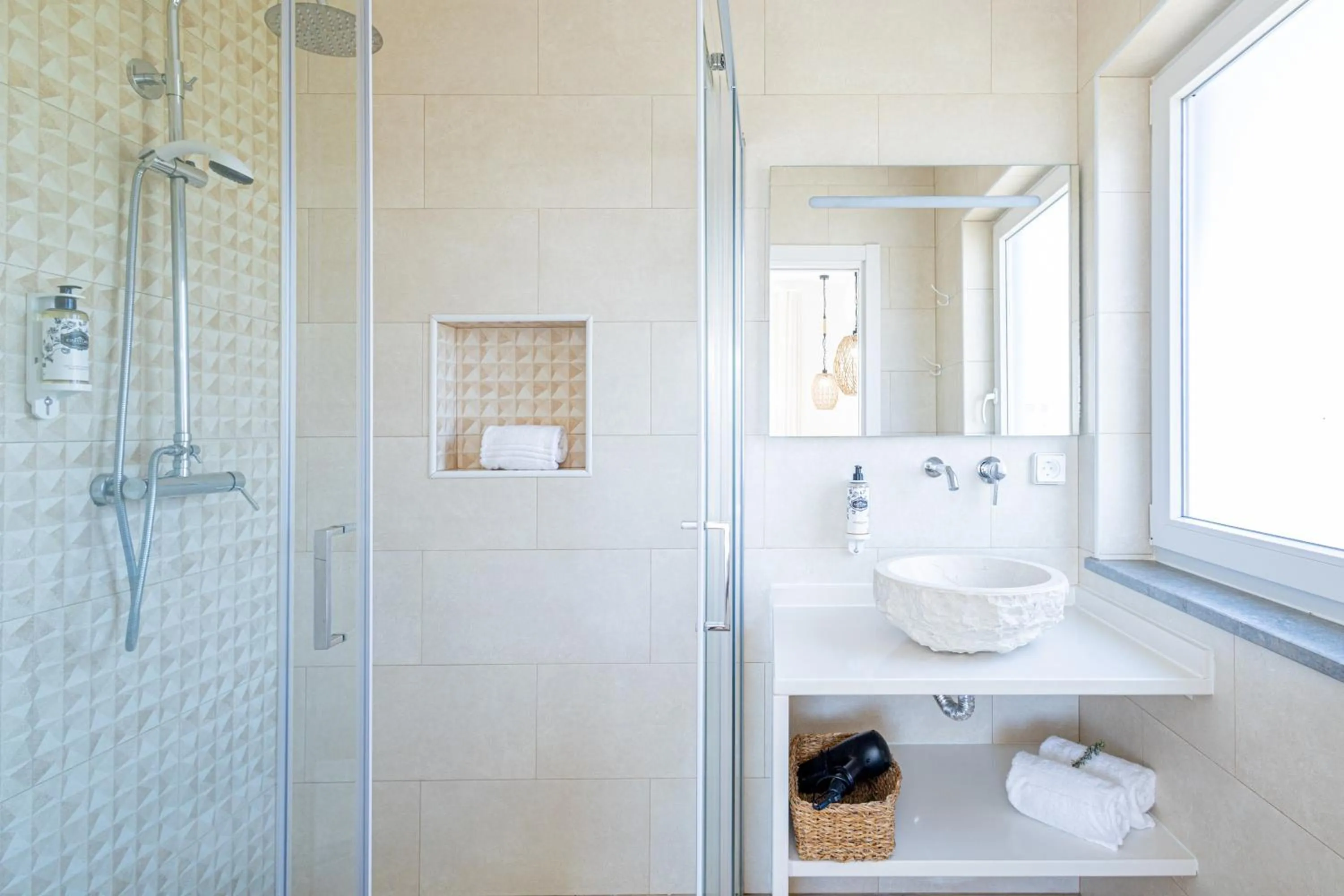 Shower in Monte do Cerro