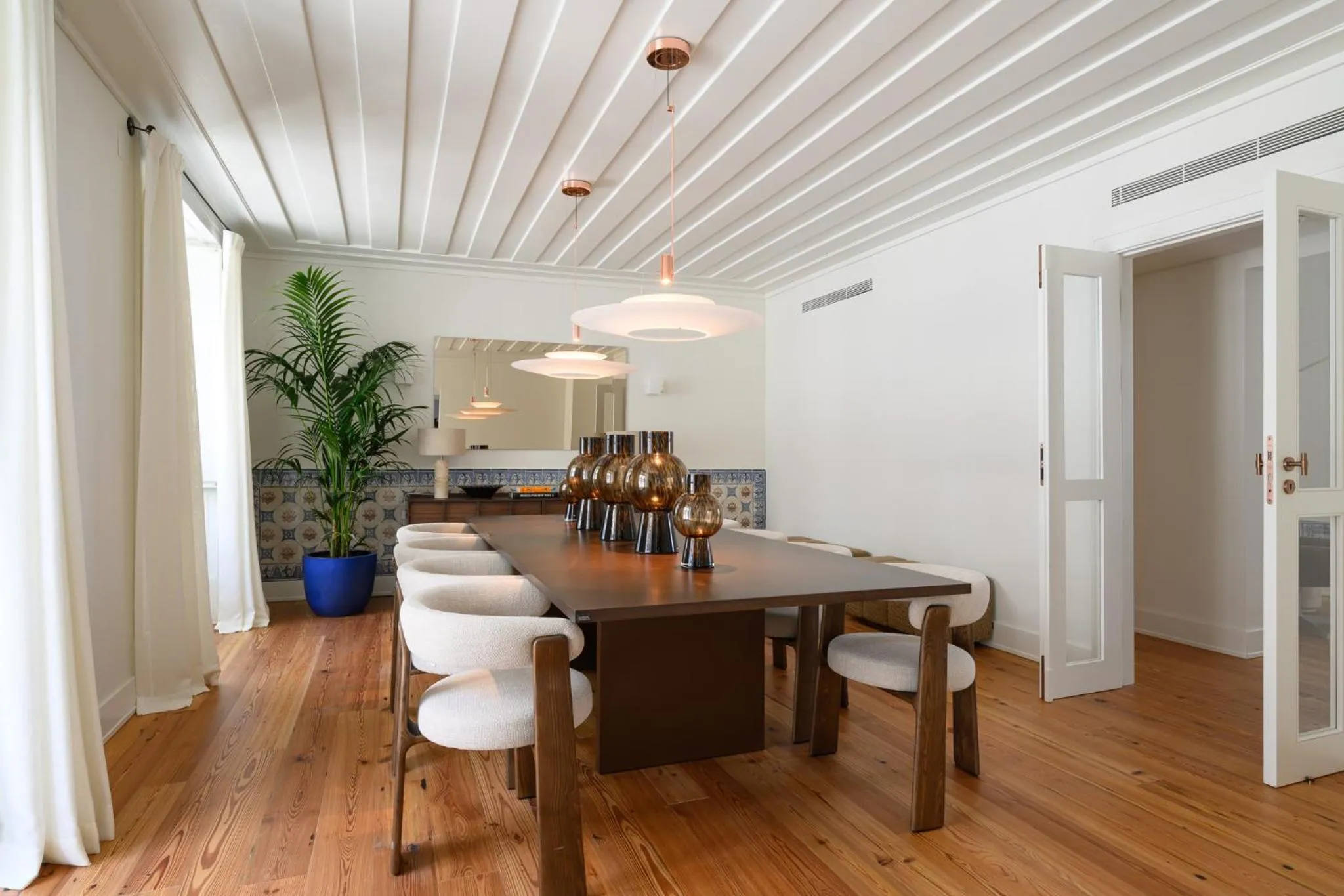 Dining area in Casagrand Luxury Apartments Lisboa