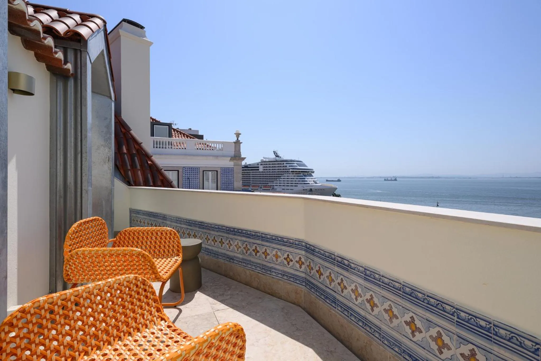 Balcony/Terrace in Casagrand Luxury Apartments Lisboa