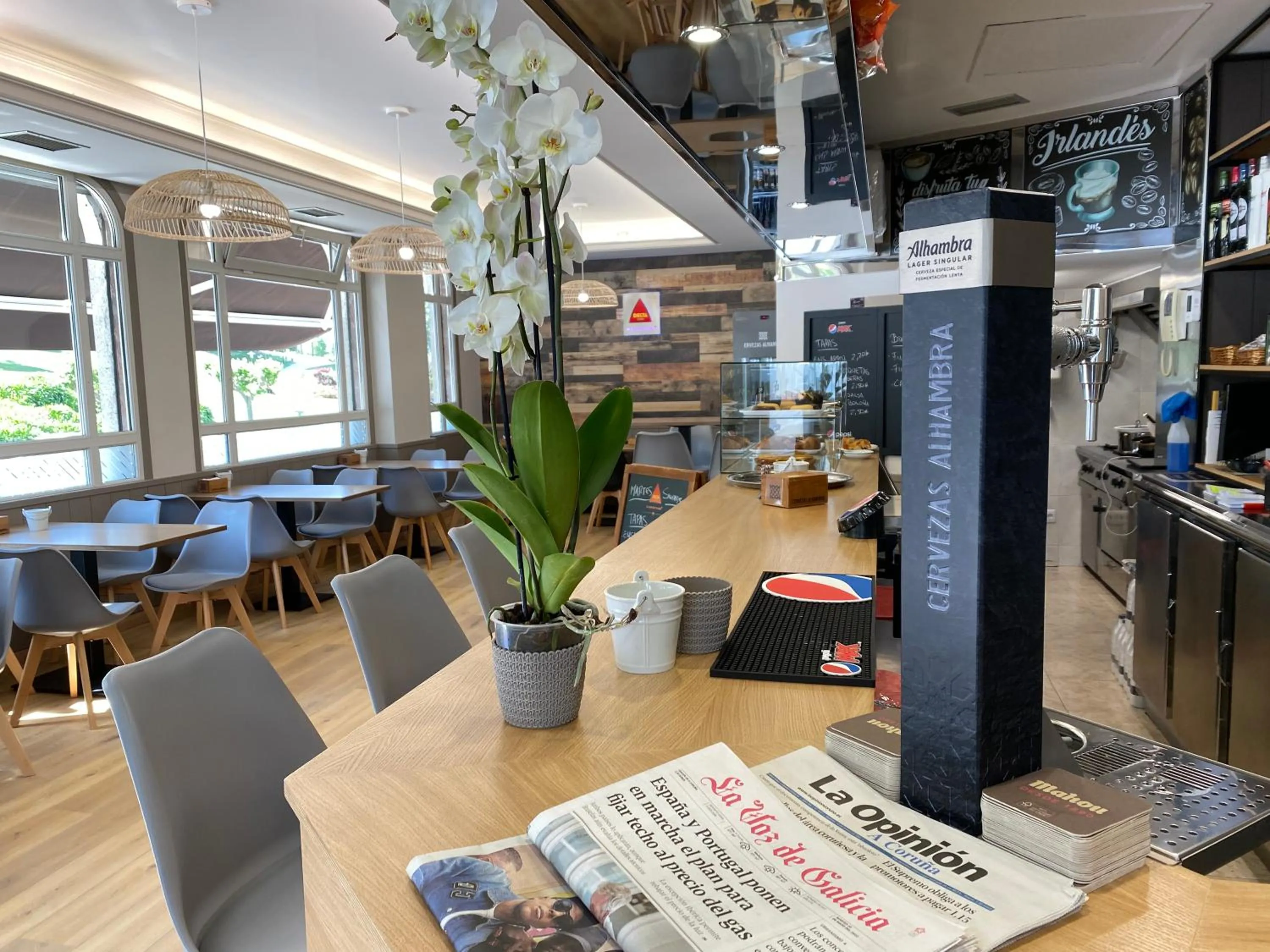 Lounge or bar in Saudade Hostal Cafetería