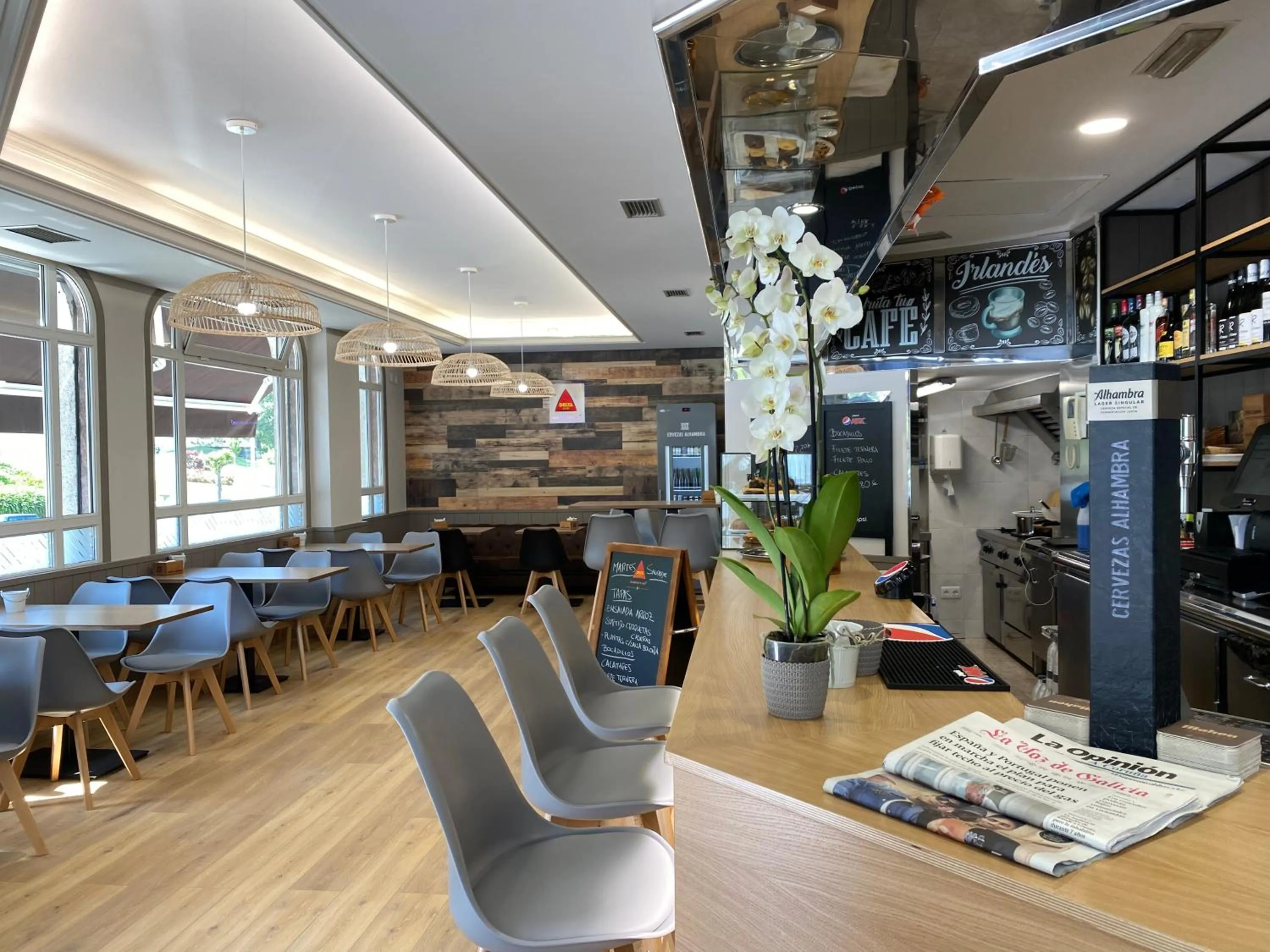 Saudade Hostal Cafetería