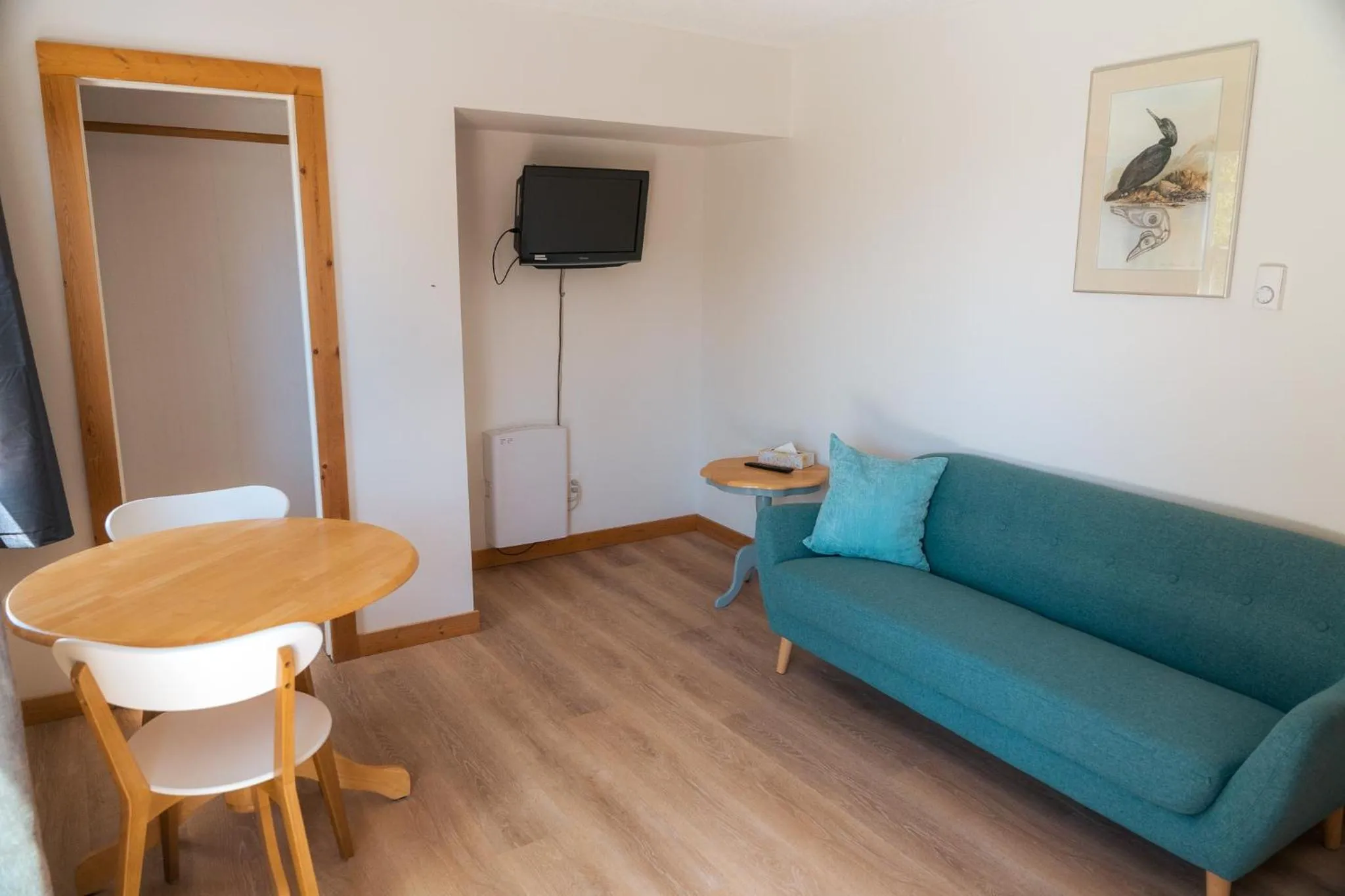 One Bedroom Suite with Kitchen in Little Beach Resort