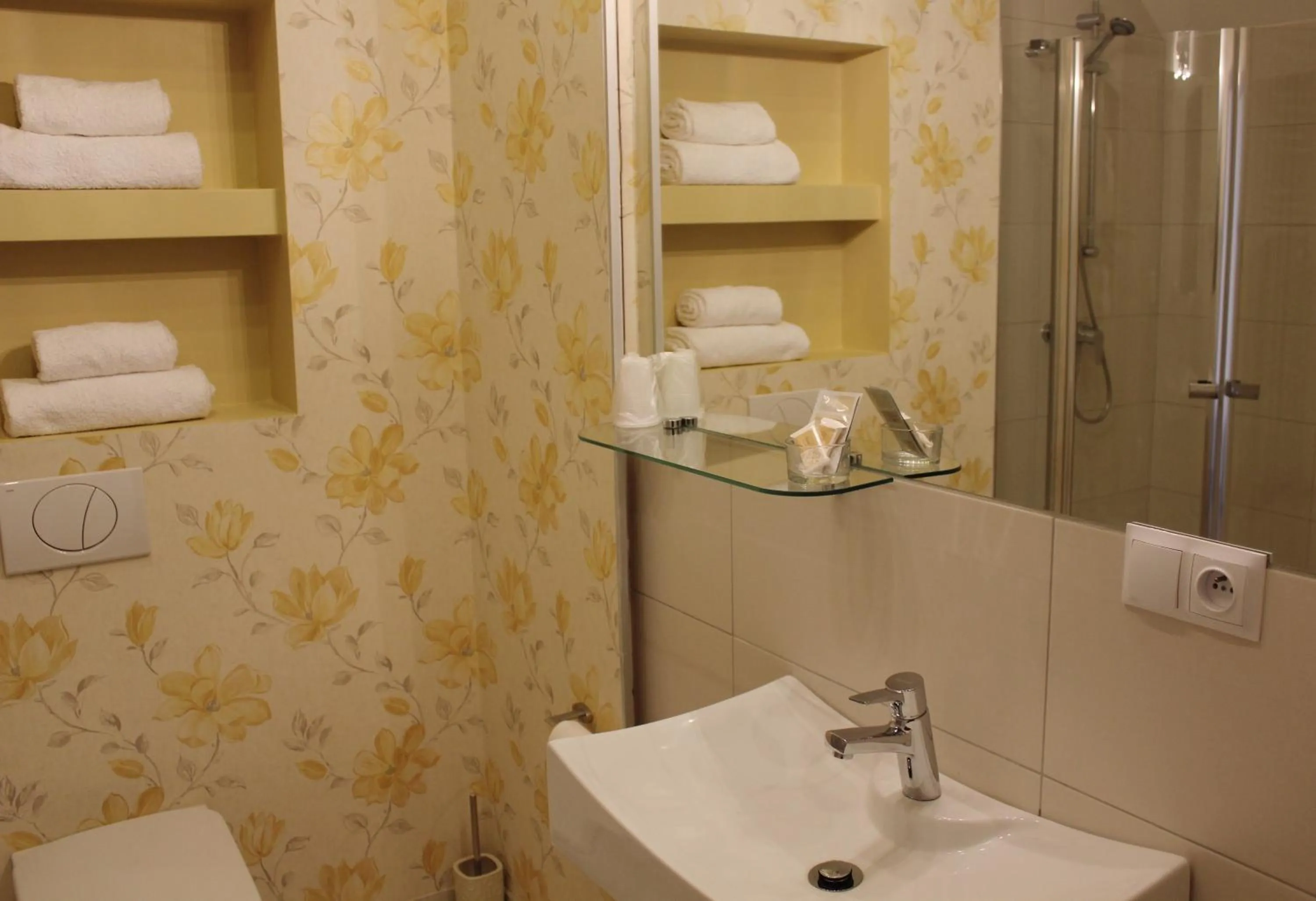 Photo of the whole room in Hotel Legnicki & Restauracja