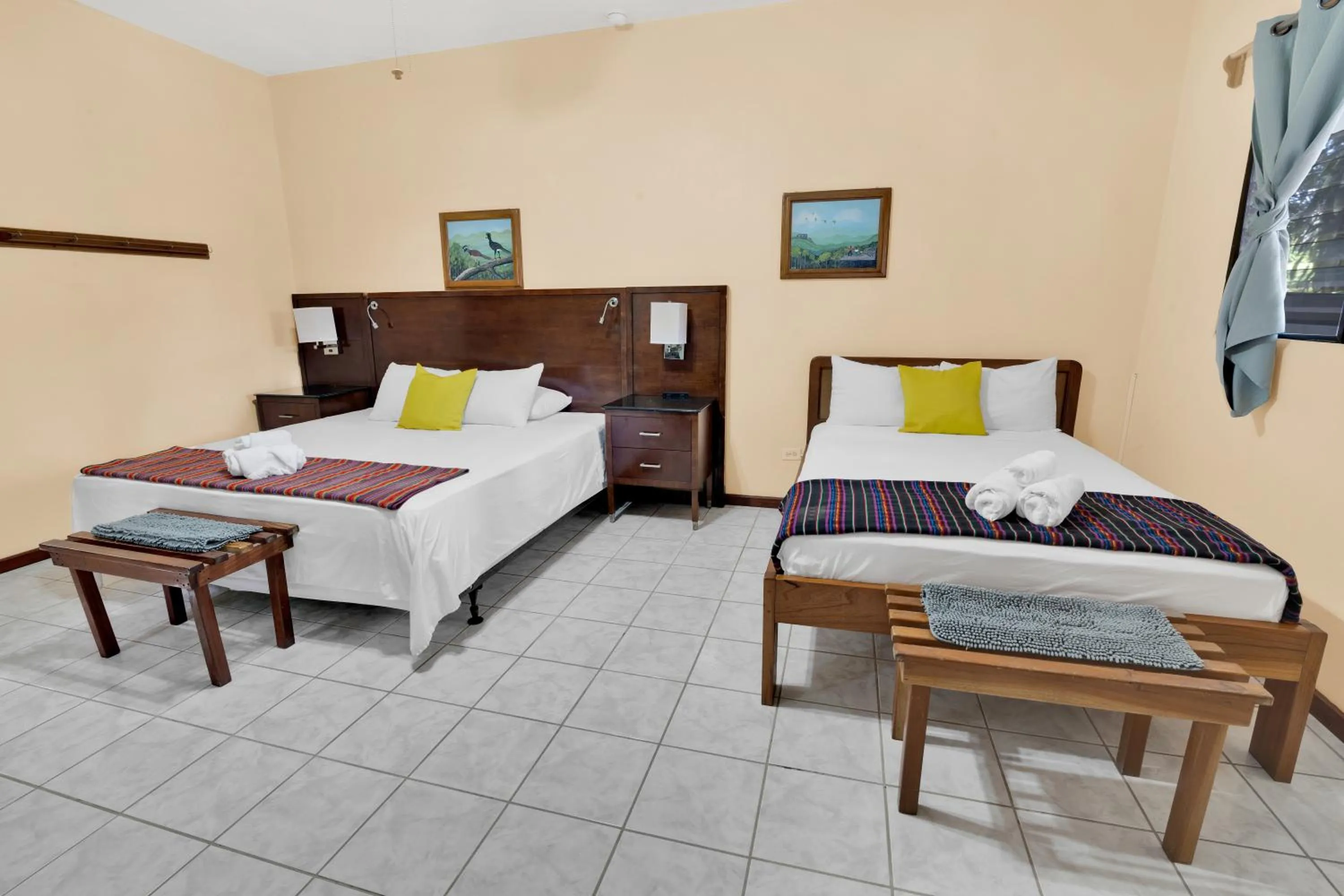 Bedroom, Bed in Drift Inn Cayo