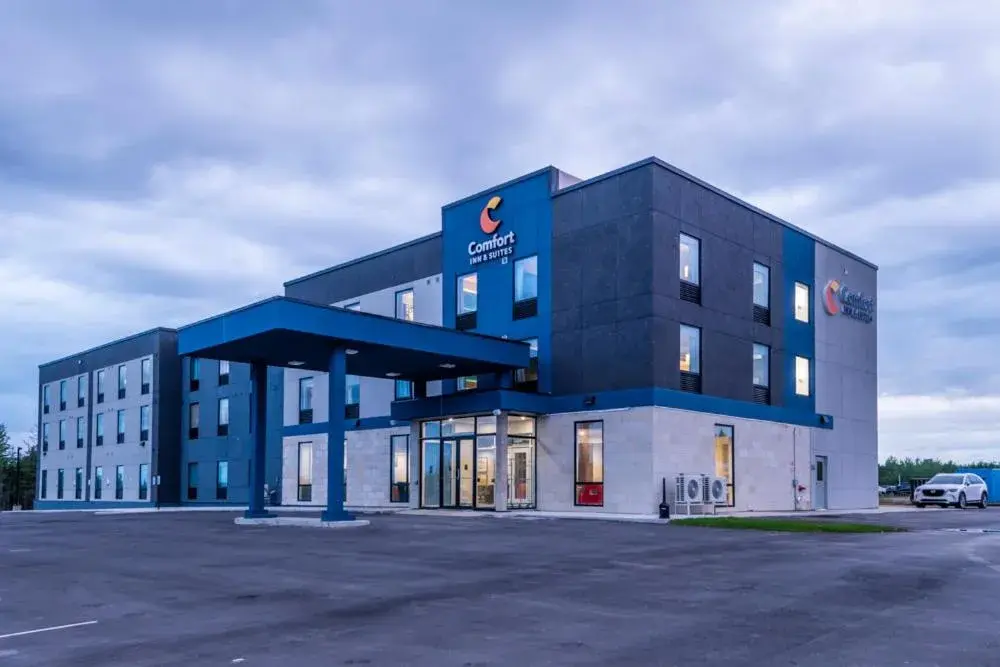 Property building in Comfort Inn & Suites Property building in Comfort Inn & Suites