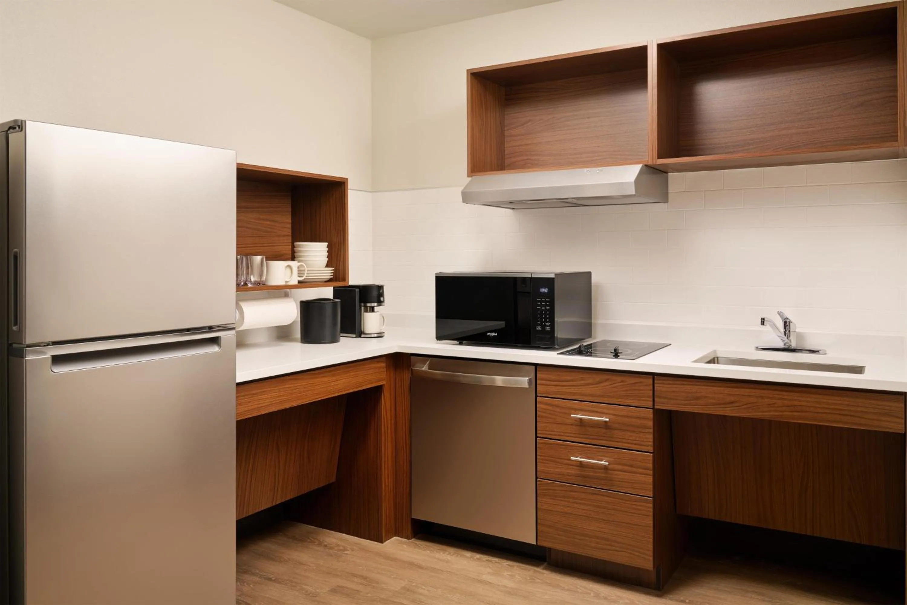 Queen Studio Suite - Accessible with Shower in Hyatt Studios Kalispell