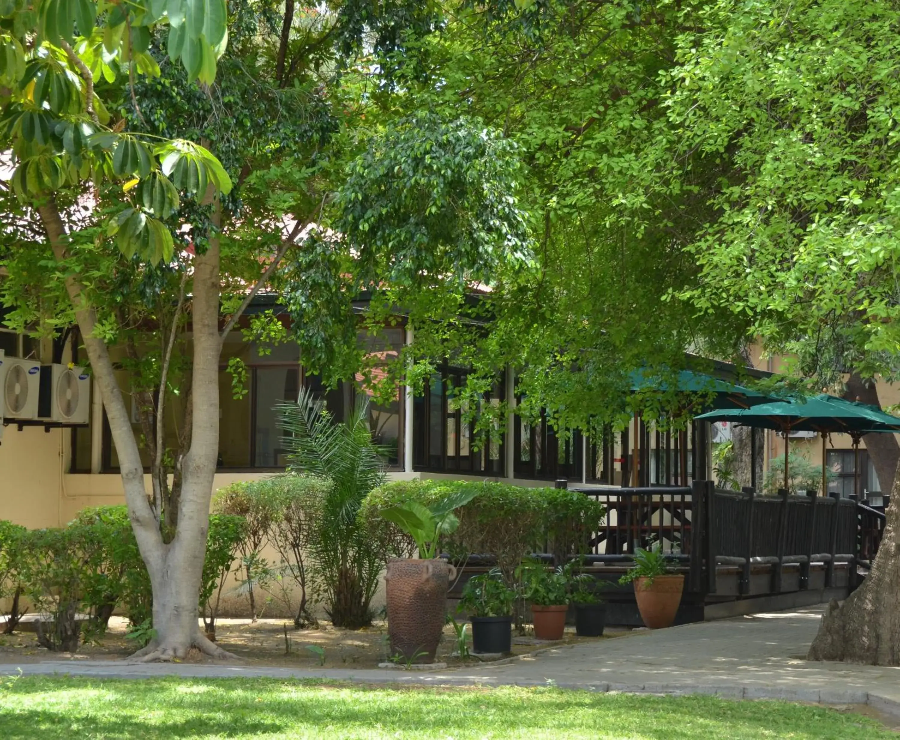 Restaurant/places to eat in Cresta Riley's Hotel Restaurant/places to eat in Cresta Riley's Hotel