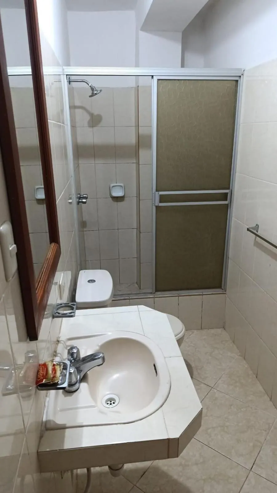 Shower in Hotel Alfredos