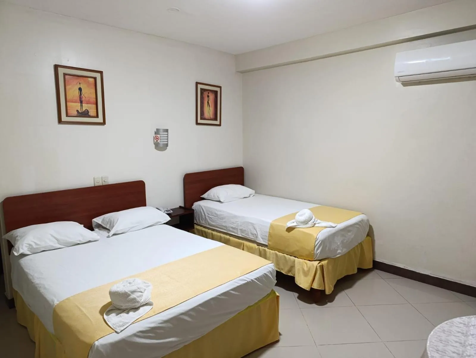 Bed in Hotel Alfredos