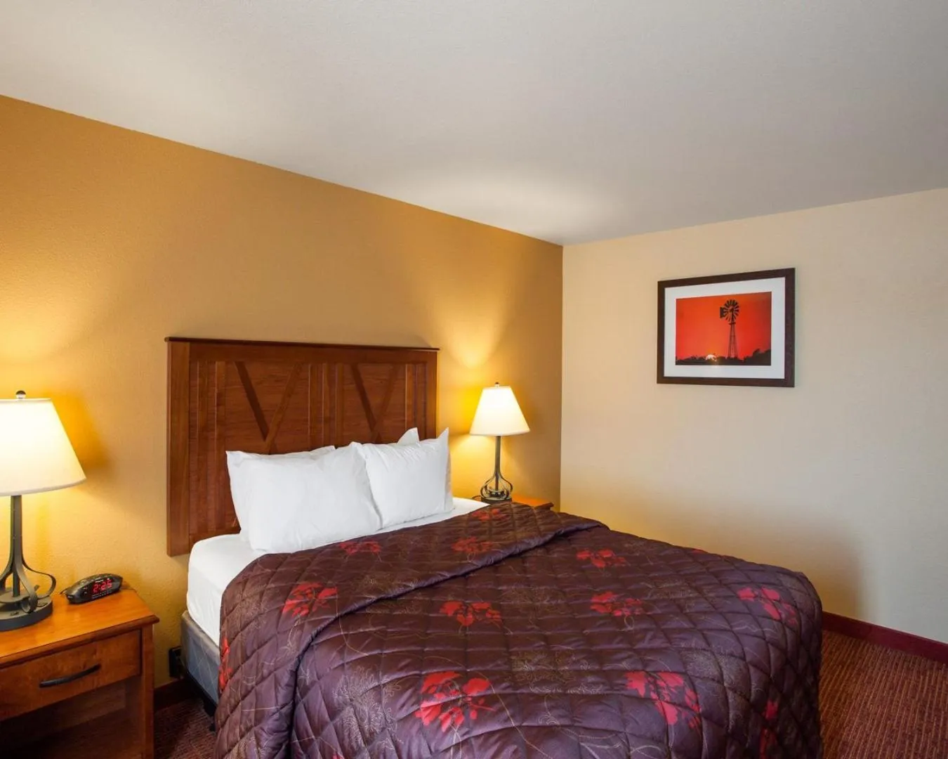 Bed in Rodeway Inn & Suites Phillipsburg