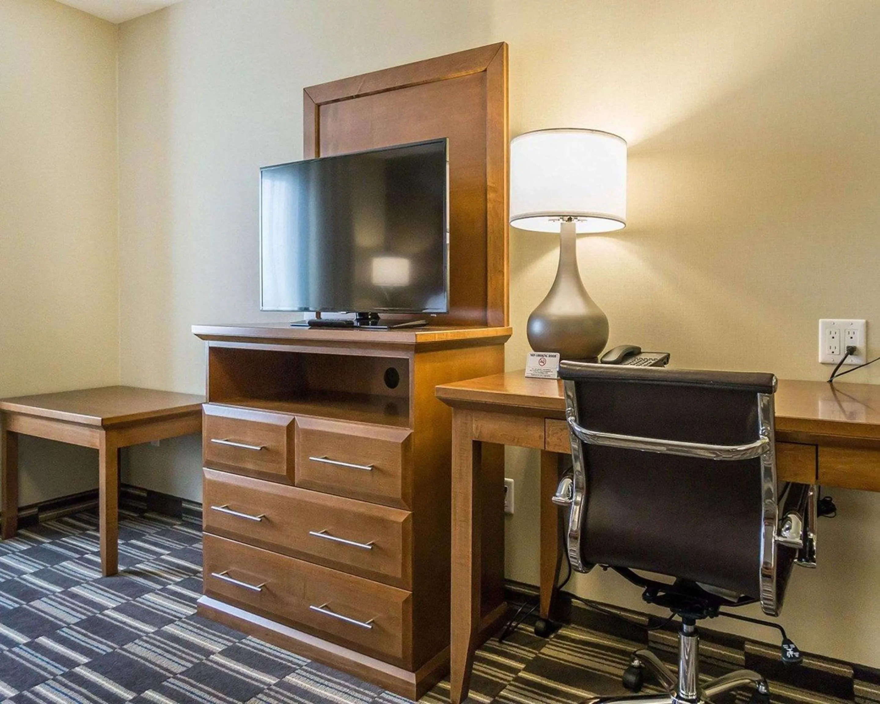 Bedroom in Comfort Inn & Suites Edmonton International Airport