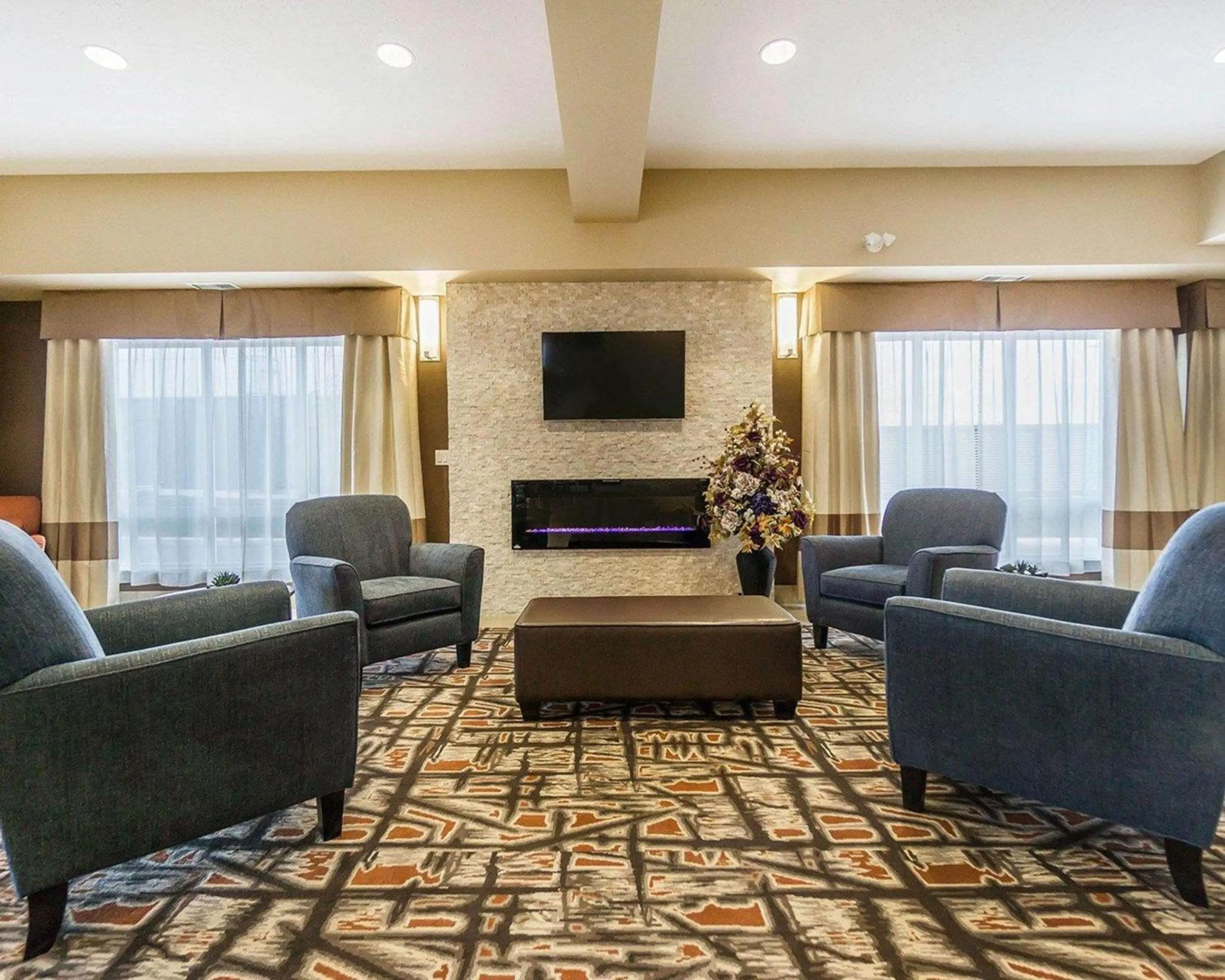 Lobby or reception in Comfort Inn & Suites Edmonton International Airport