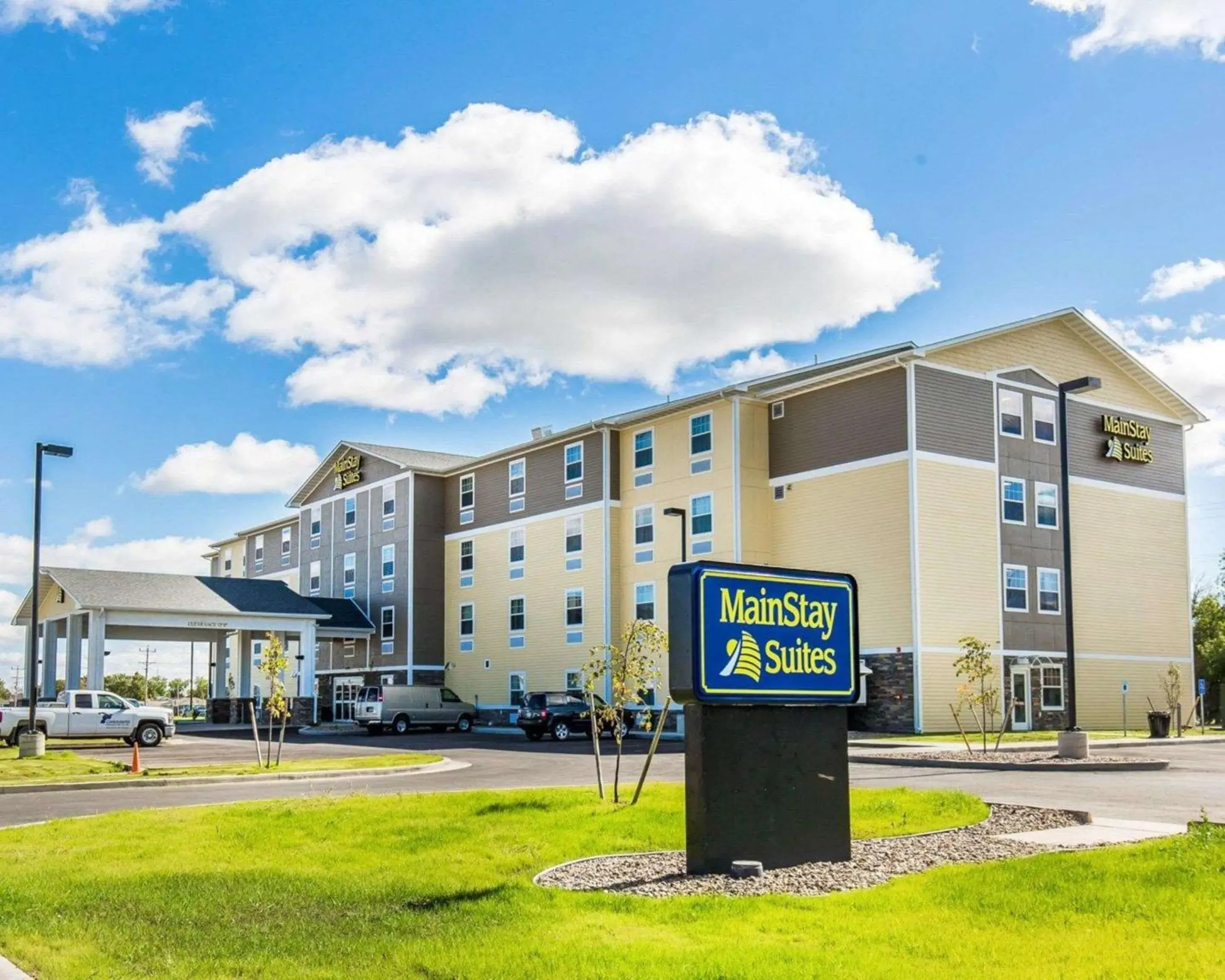 Property building in MainStay Suites Sidney - Medical Center Property building in MainStay Suites Sidney - Medical Center