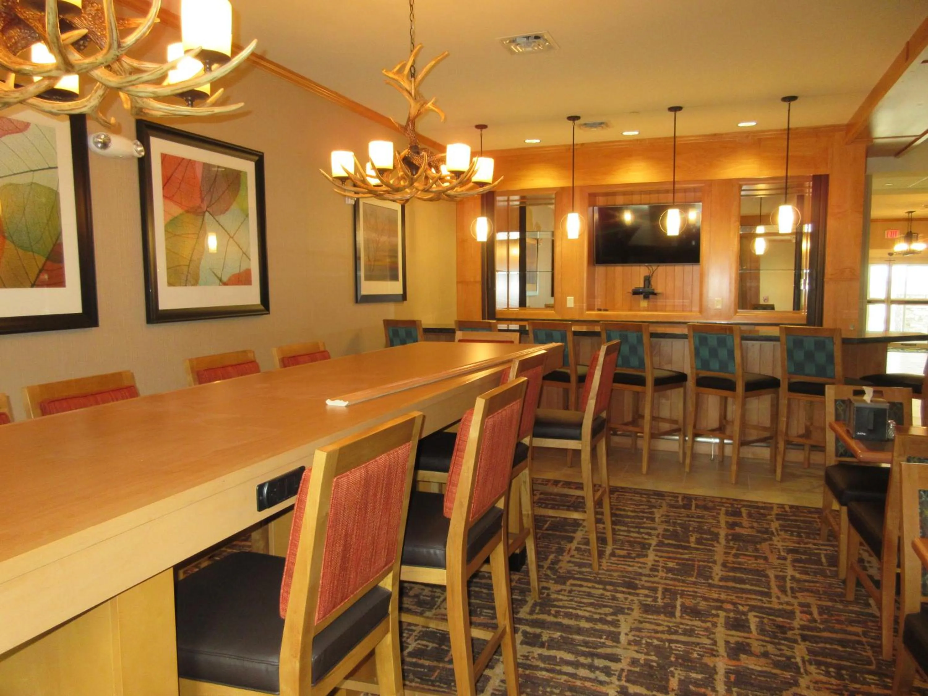 Dining area in MainStay Suites Sidney - Medical Center