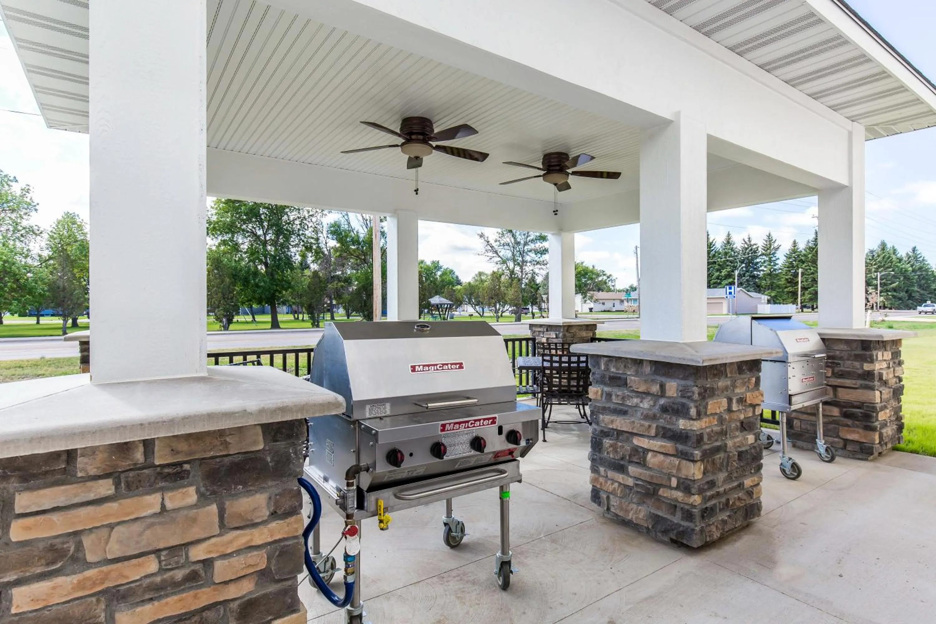 BBQ facilities in MainStay Suites Sidney - Medical Center