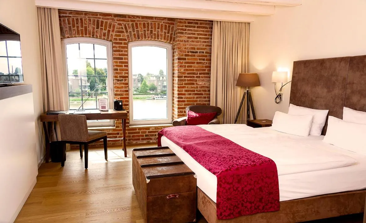 Bed in Hotel Hafenspeicher