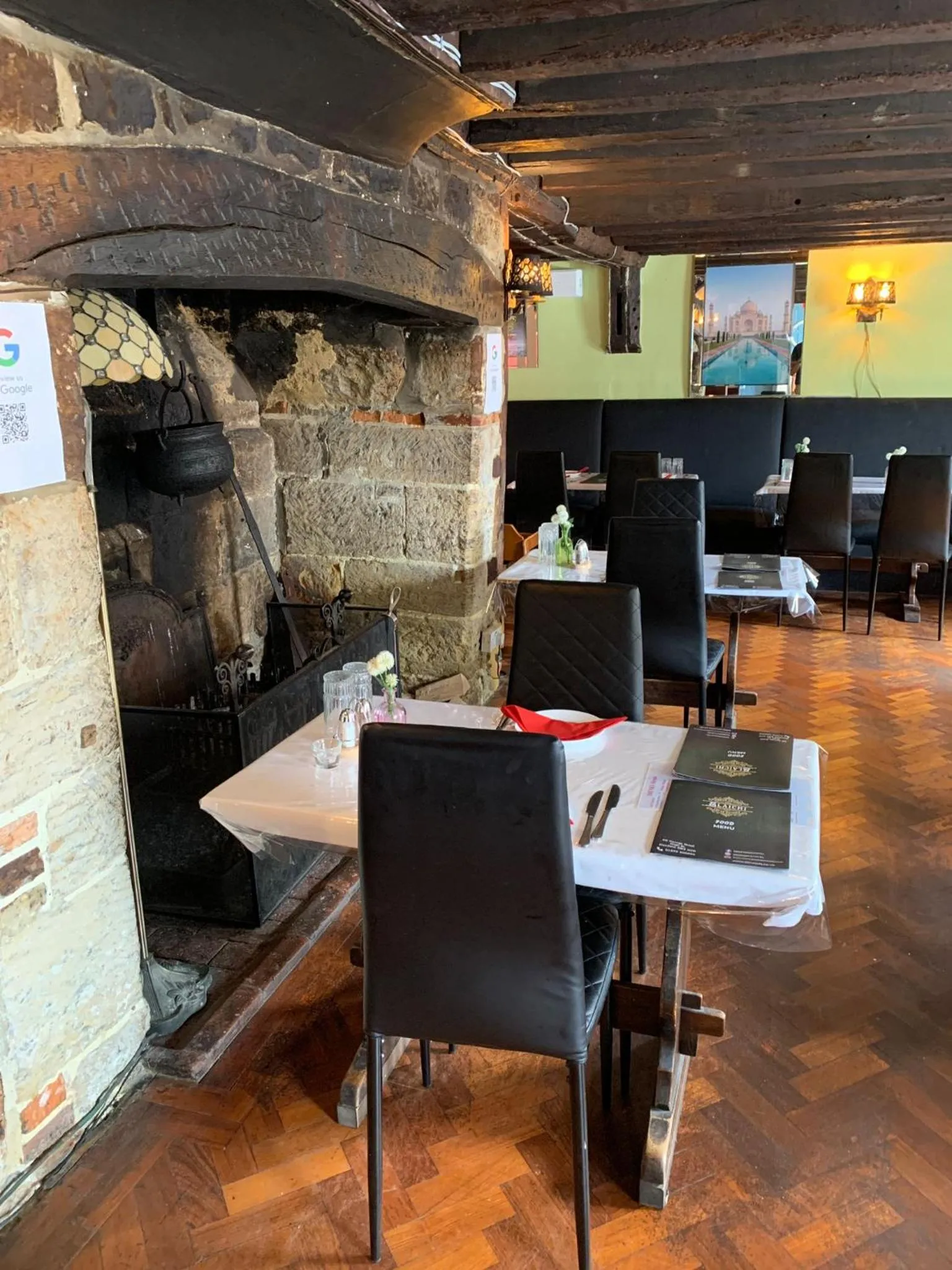 Restaurant/places to eat in The George Hotel