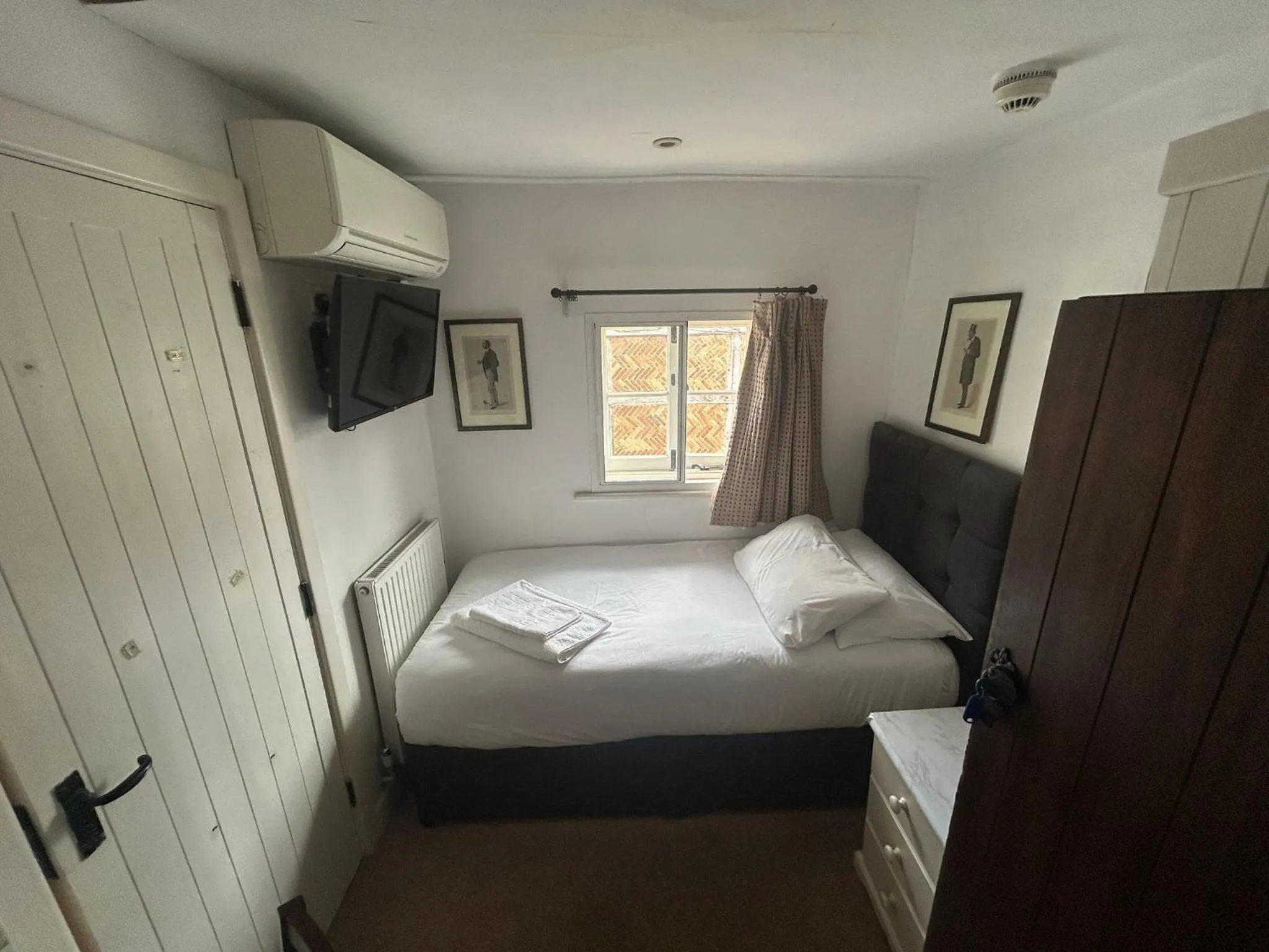 Bed in The George Hotel