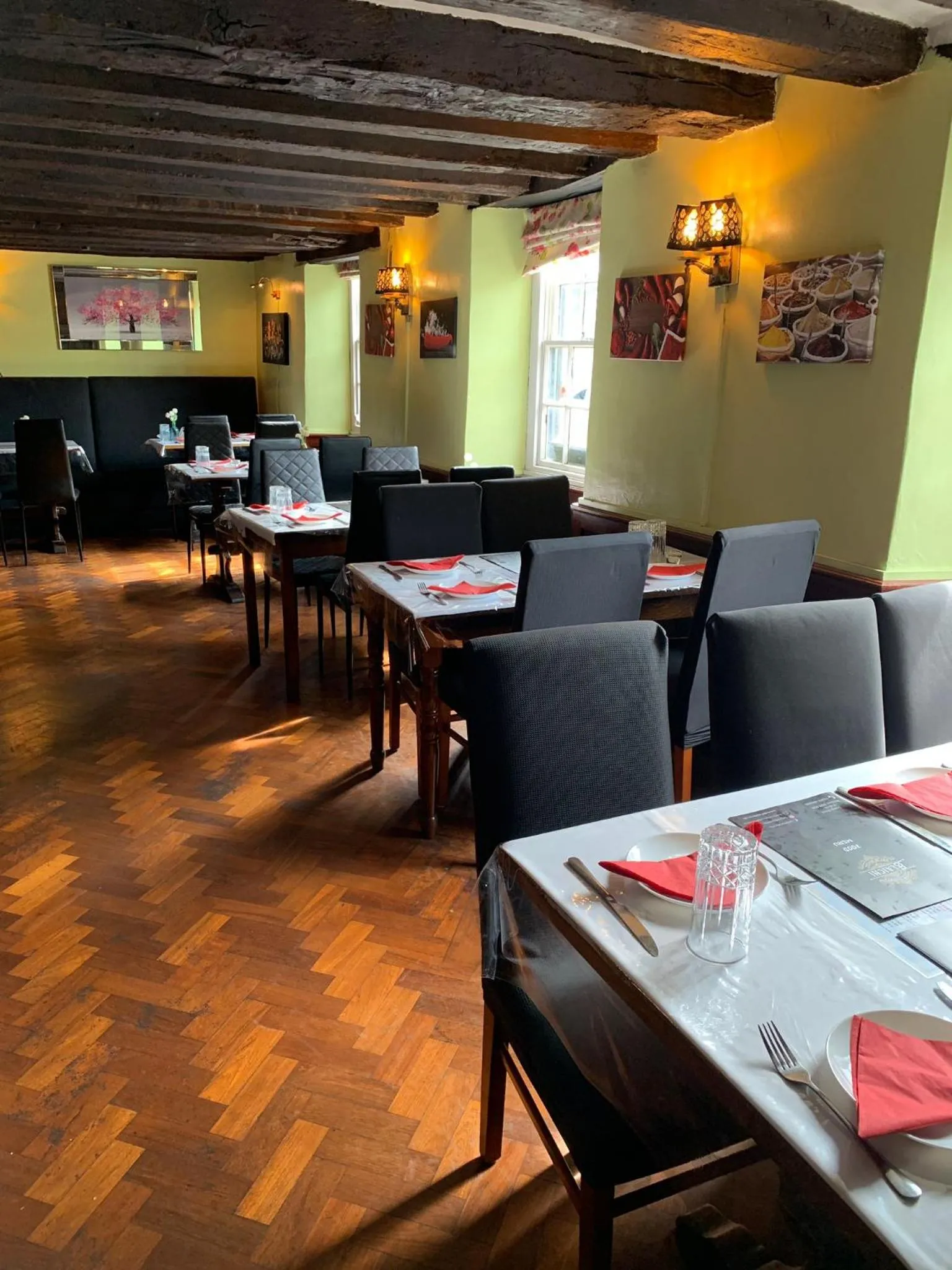 Restaurant/places to eat in The George Hotel