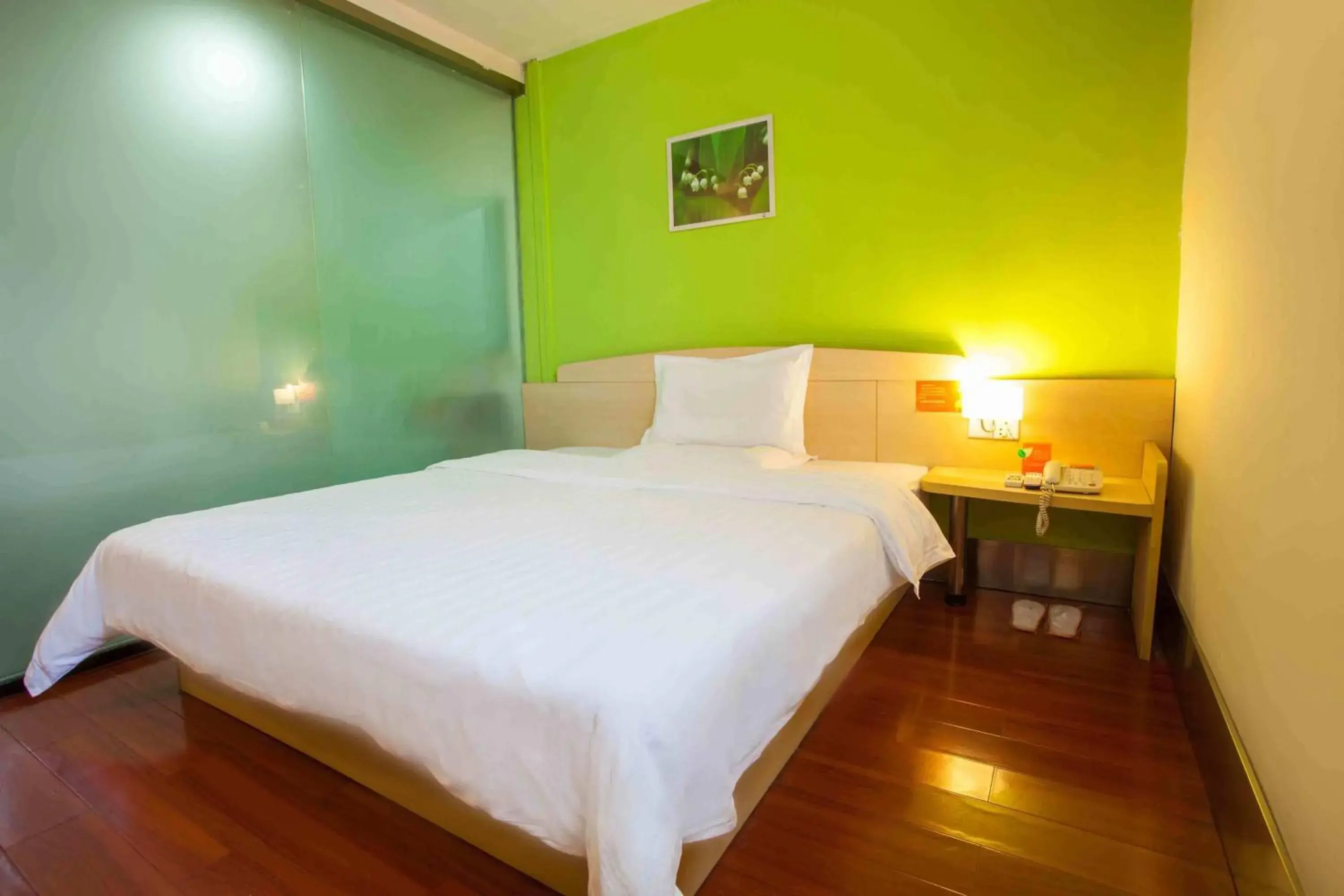 Photo of the whole room, Bed in 7Days Inn NanJing Yangtze River Bridge Photo of the whole room, Bed in 7Days Inn NanJing Yangtze River Bridge