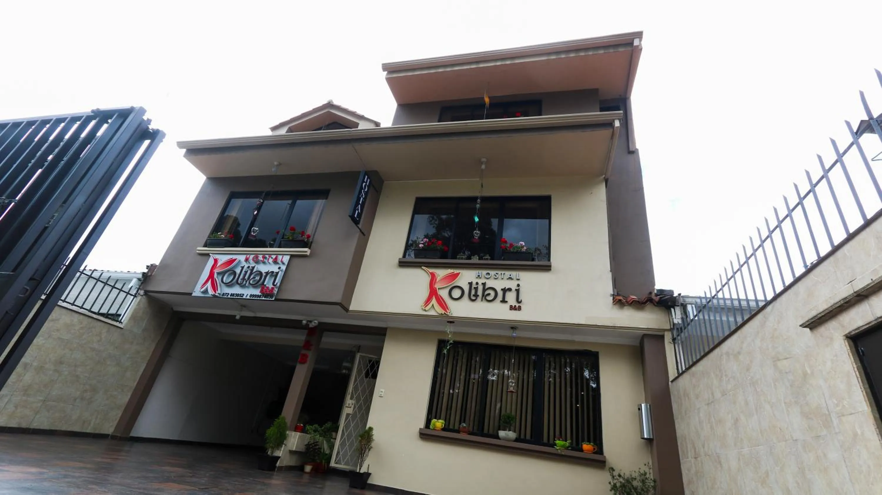 Property building in Hostal Kolibri B&B