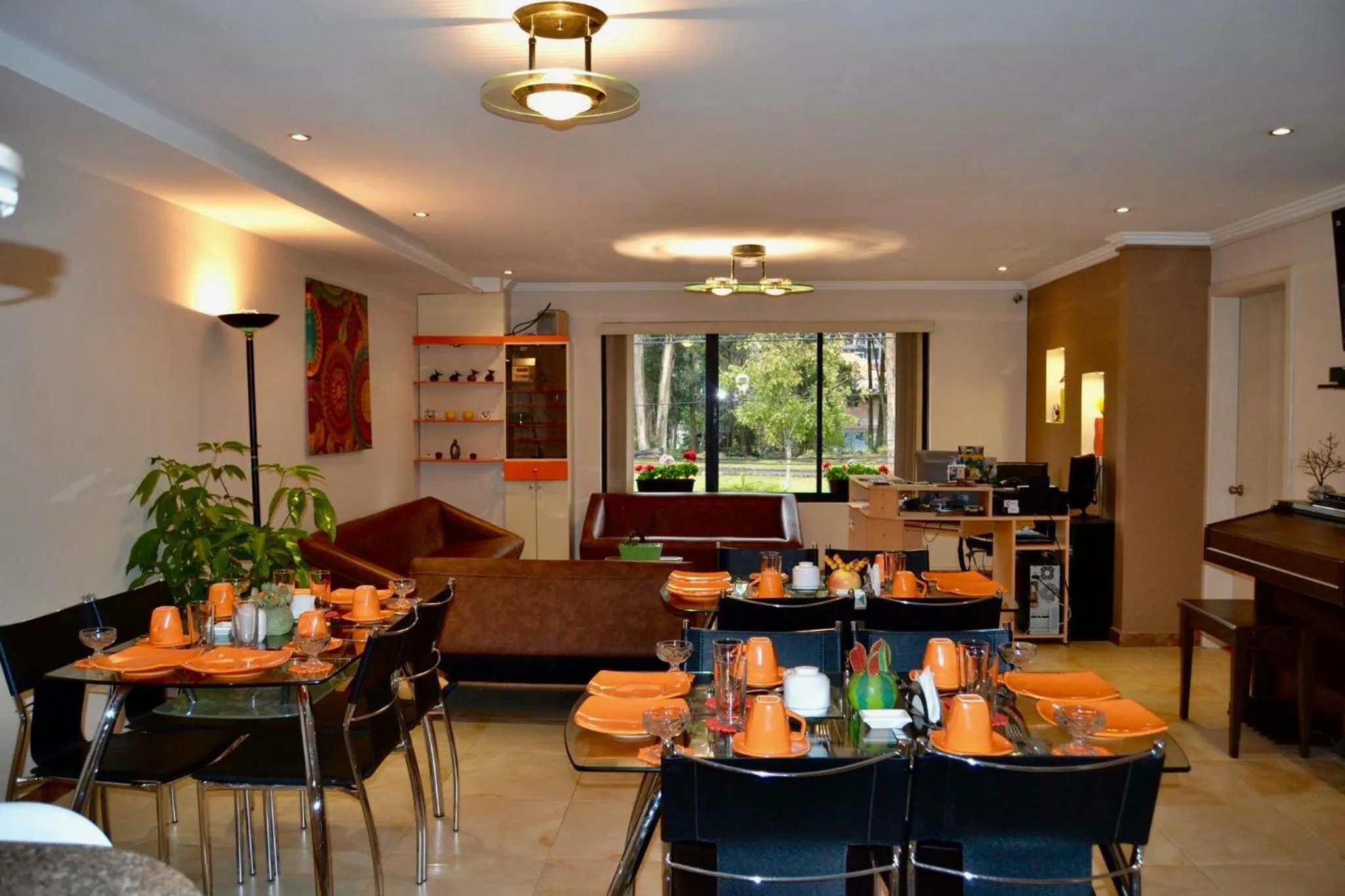 Restaurant/places to eat in Hostal Kolibri B&B