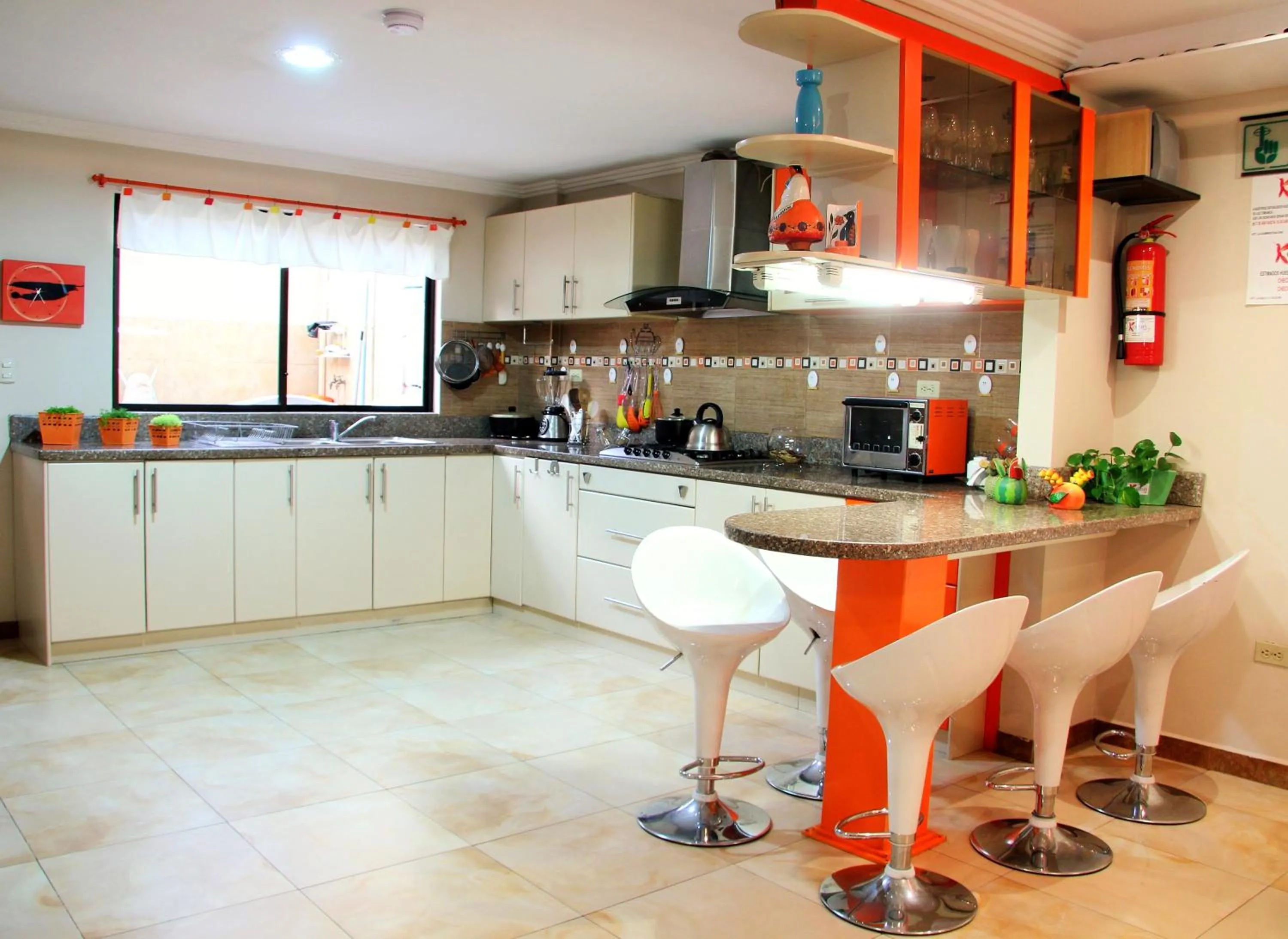 Coffee/tea facilities in Hostal Kolibri B&B