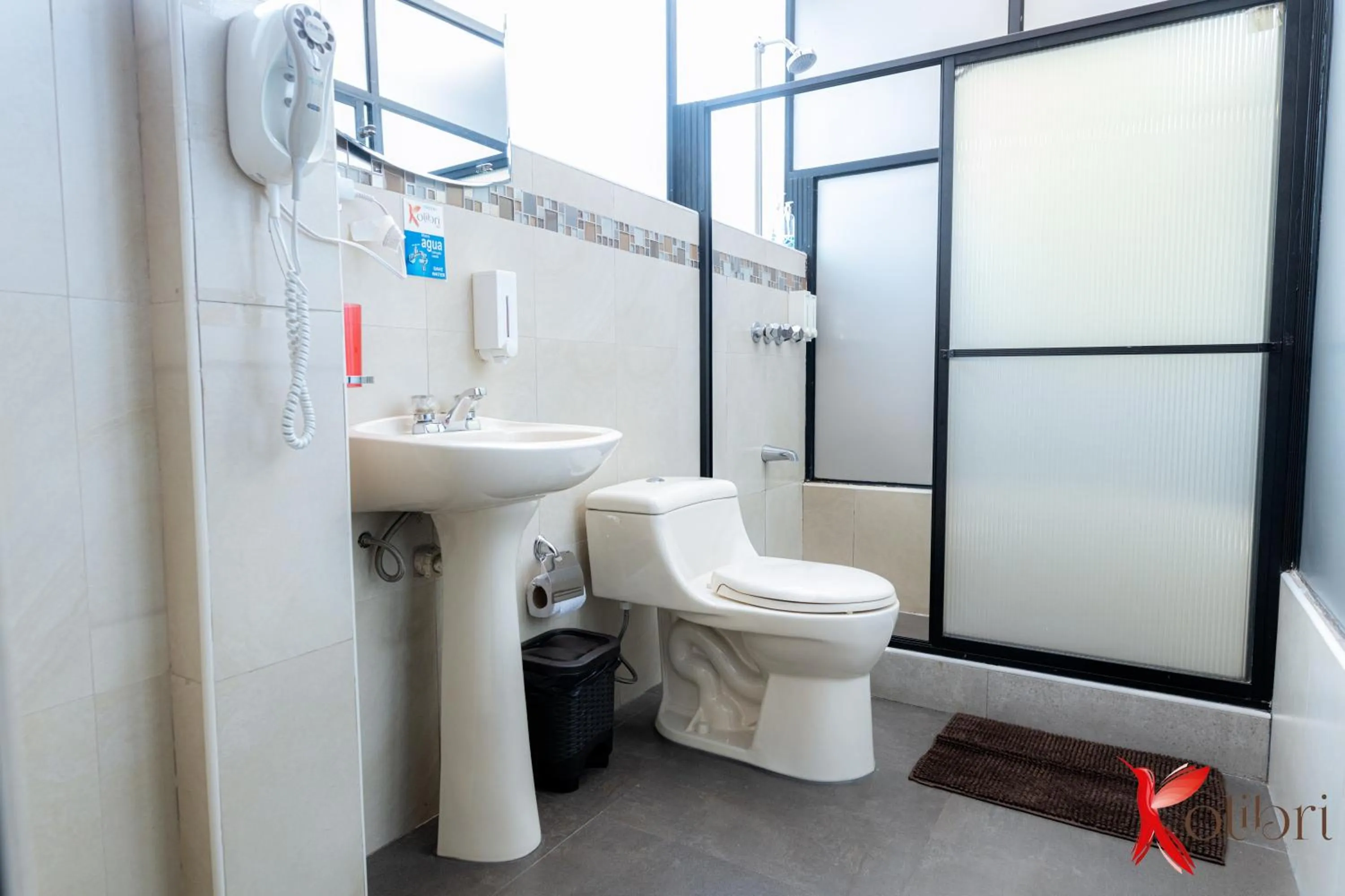 Bathroom in Hostal Kolibri B&B