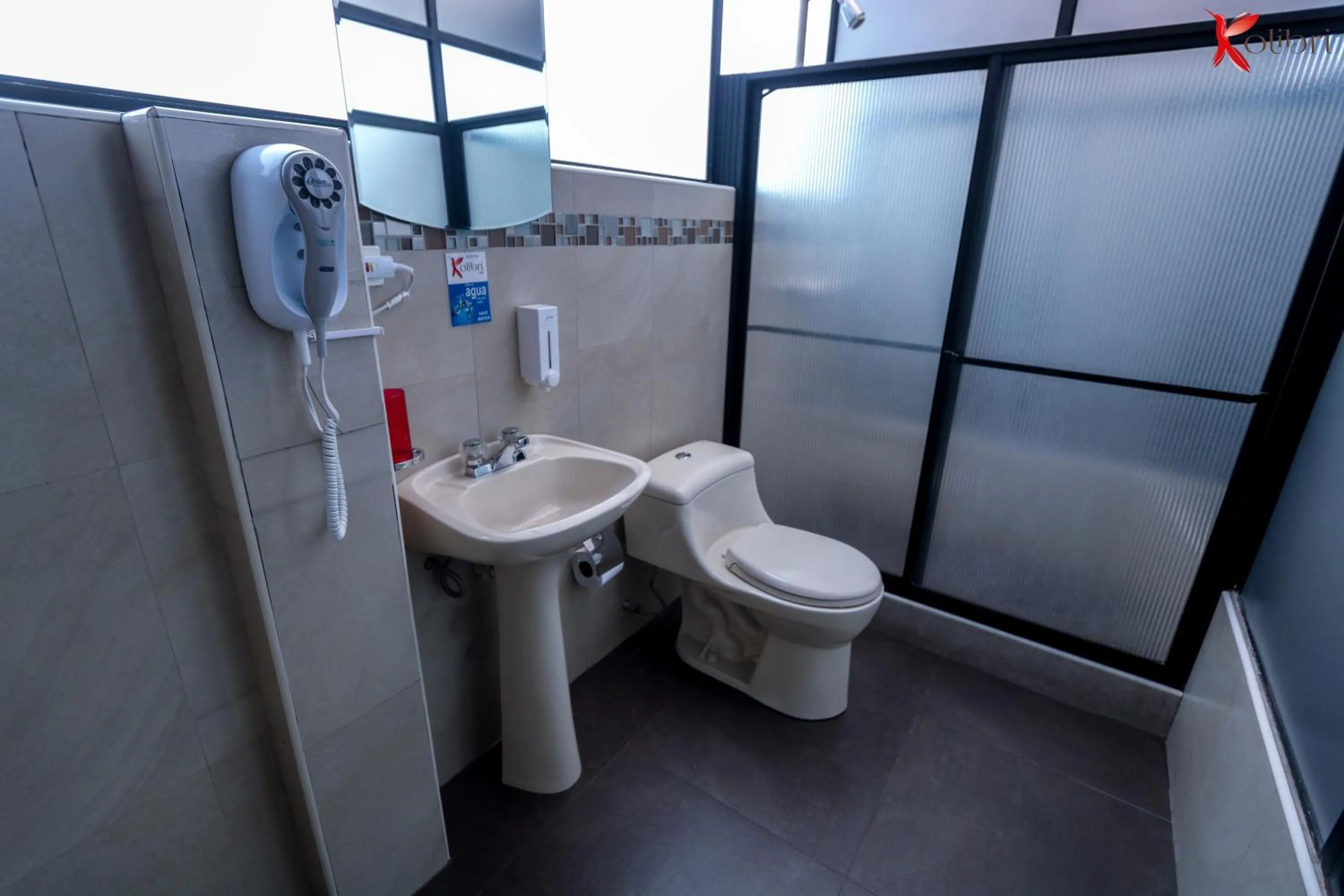 Bathroom in Hostal Kolibri B&B