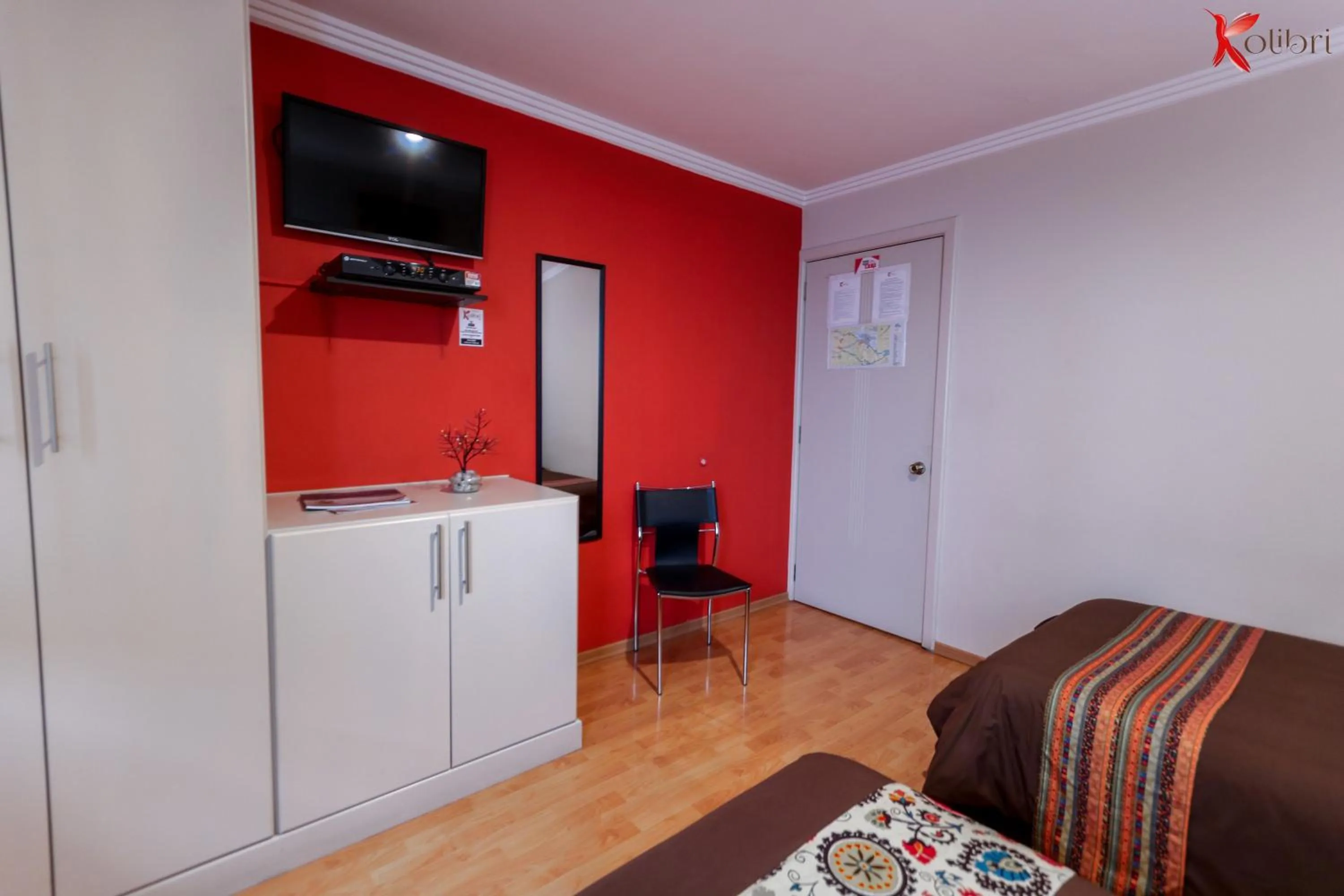 Seating area in Hostal Kolibri B&B