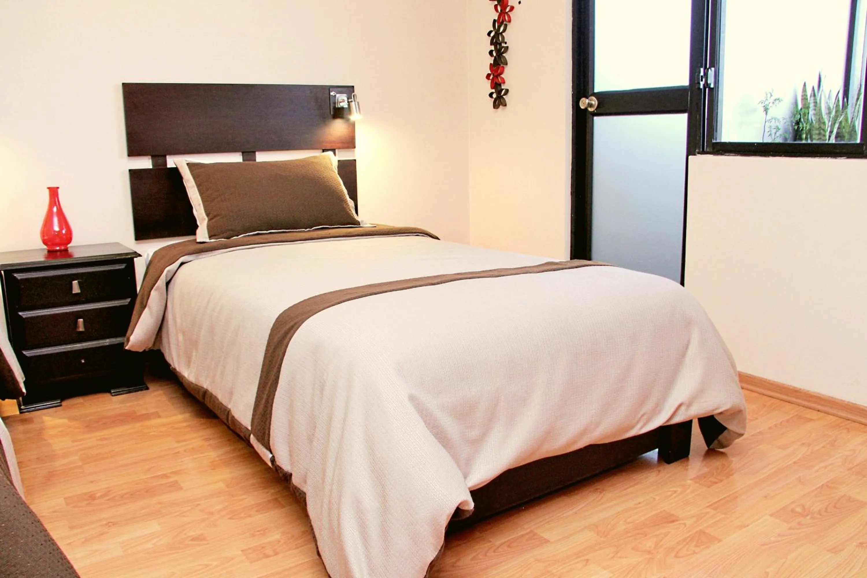 Bed in Hostal Kolibri B&B