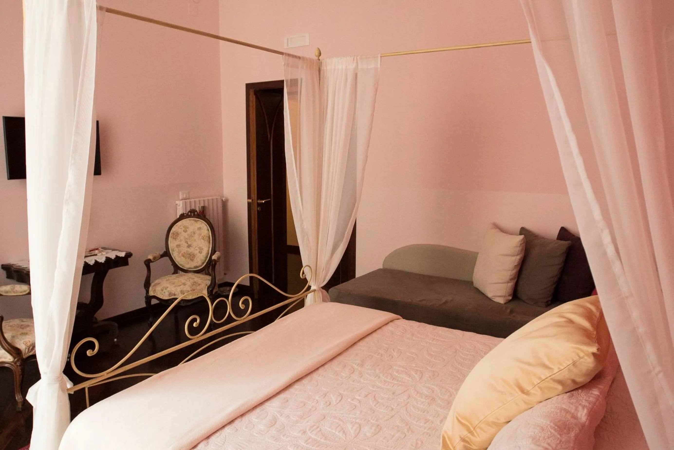 Bed in B&B Domus Garibaldi