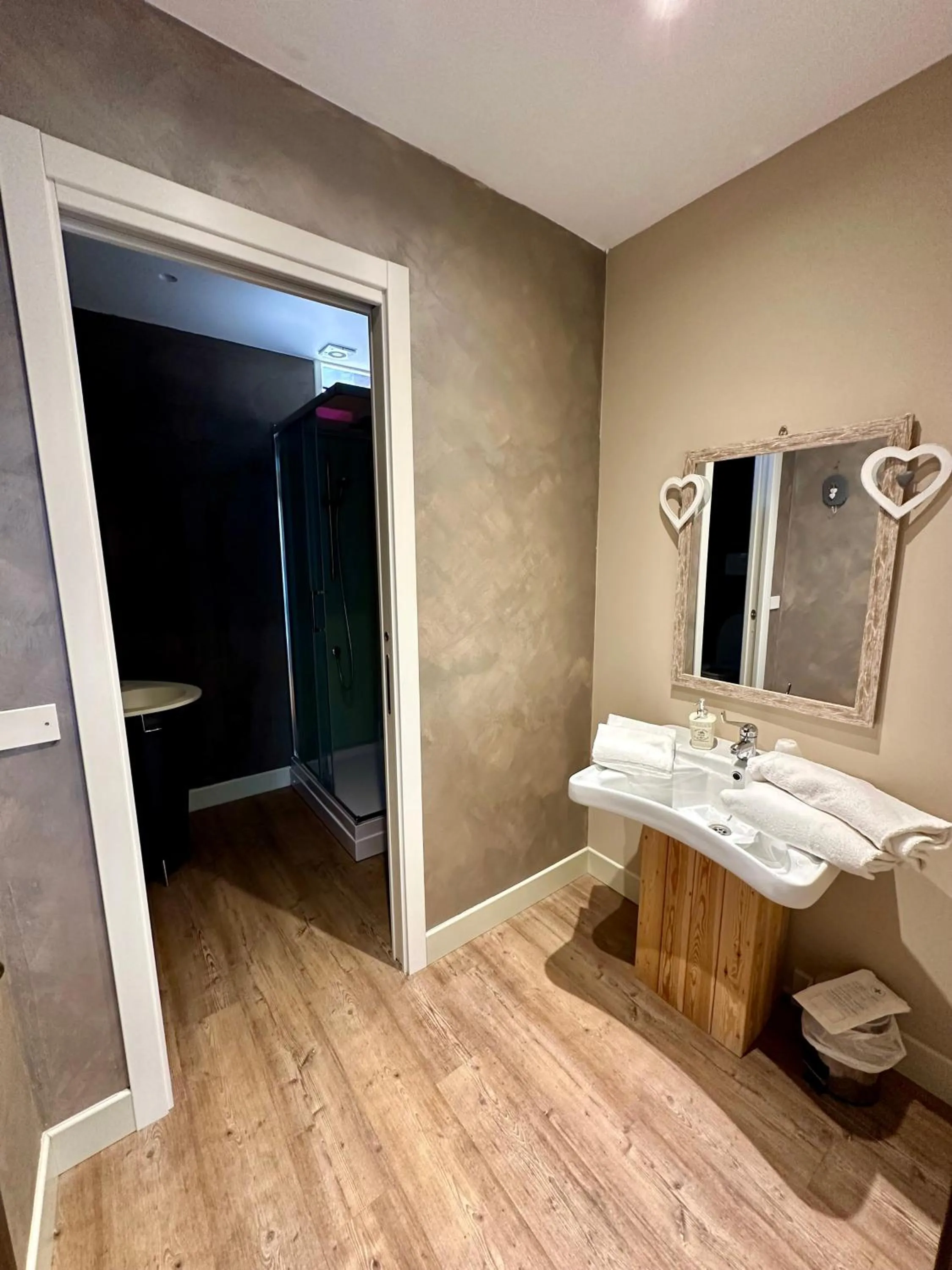 Bathroom in Hotel Vatluna