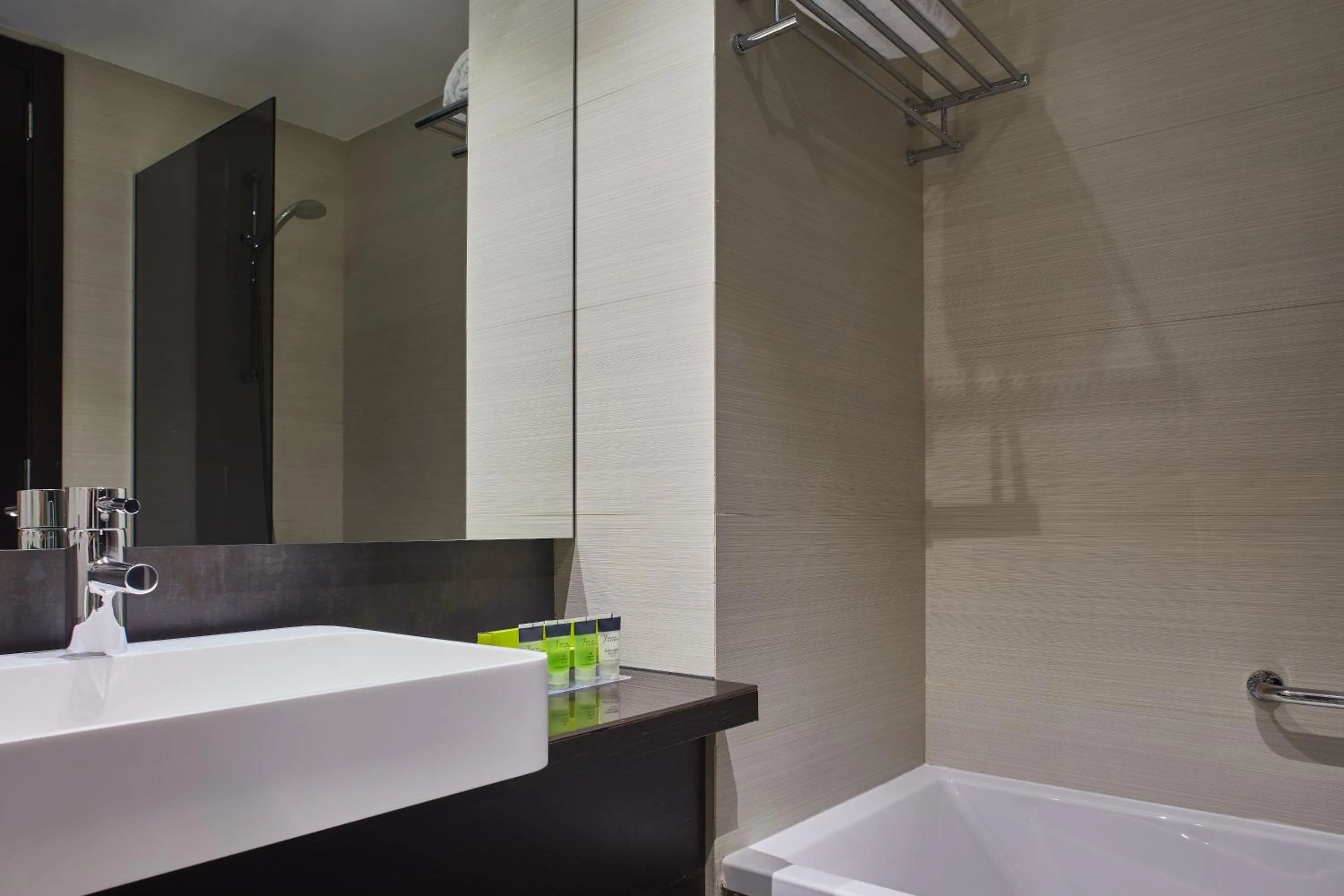 Bathroom in Silken Gran Teatro