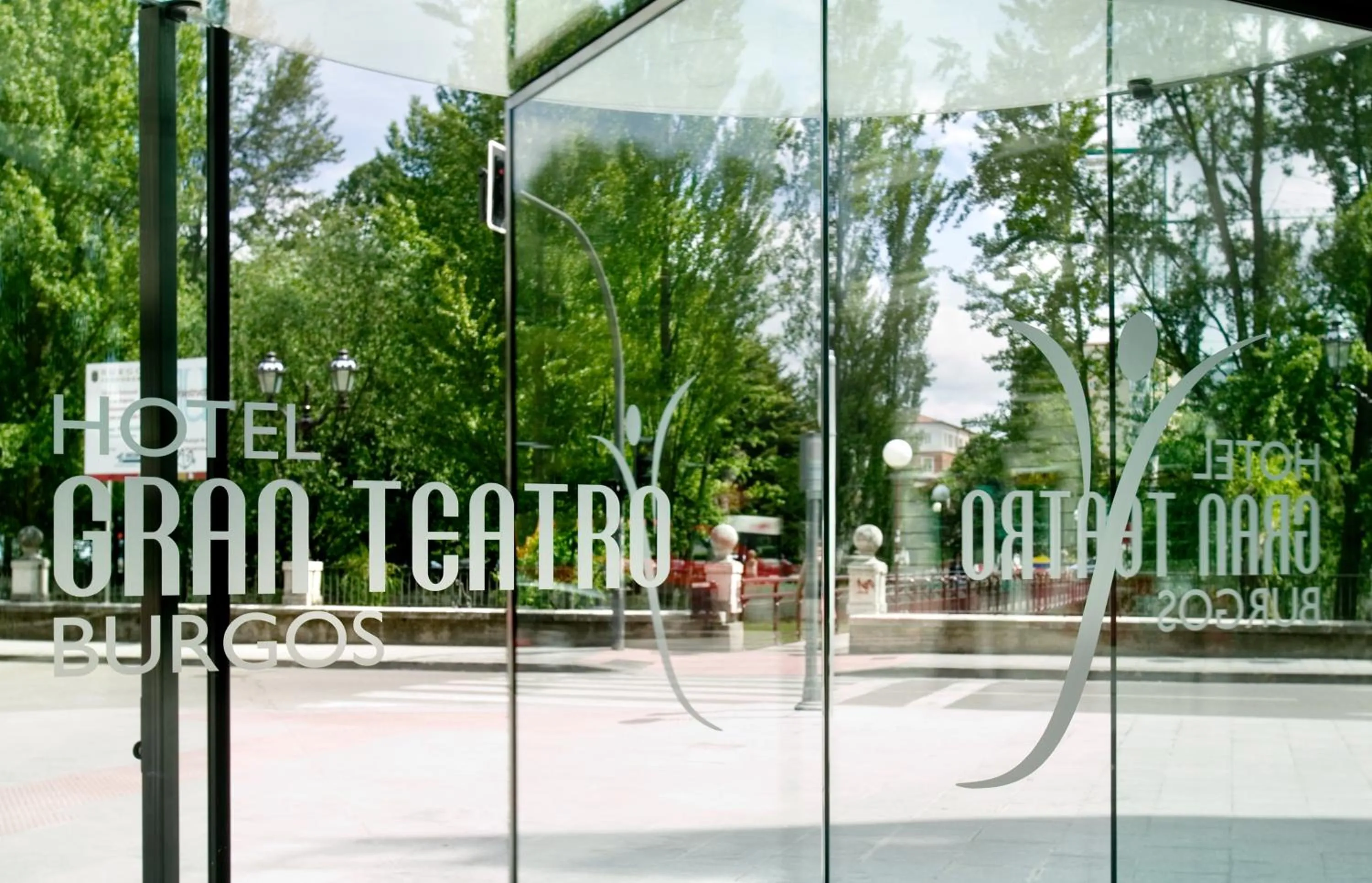 Facade/entrance in Silken Gran Teatro